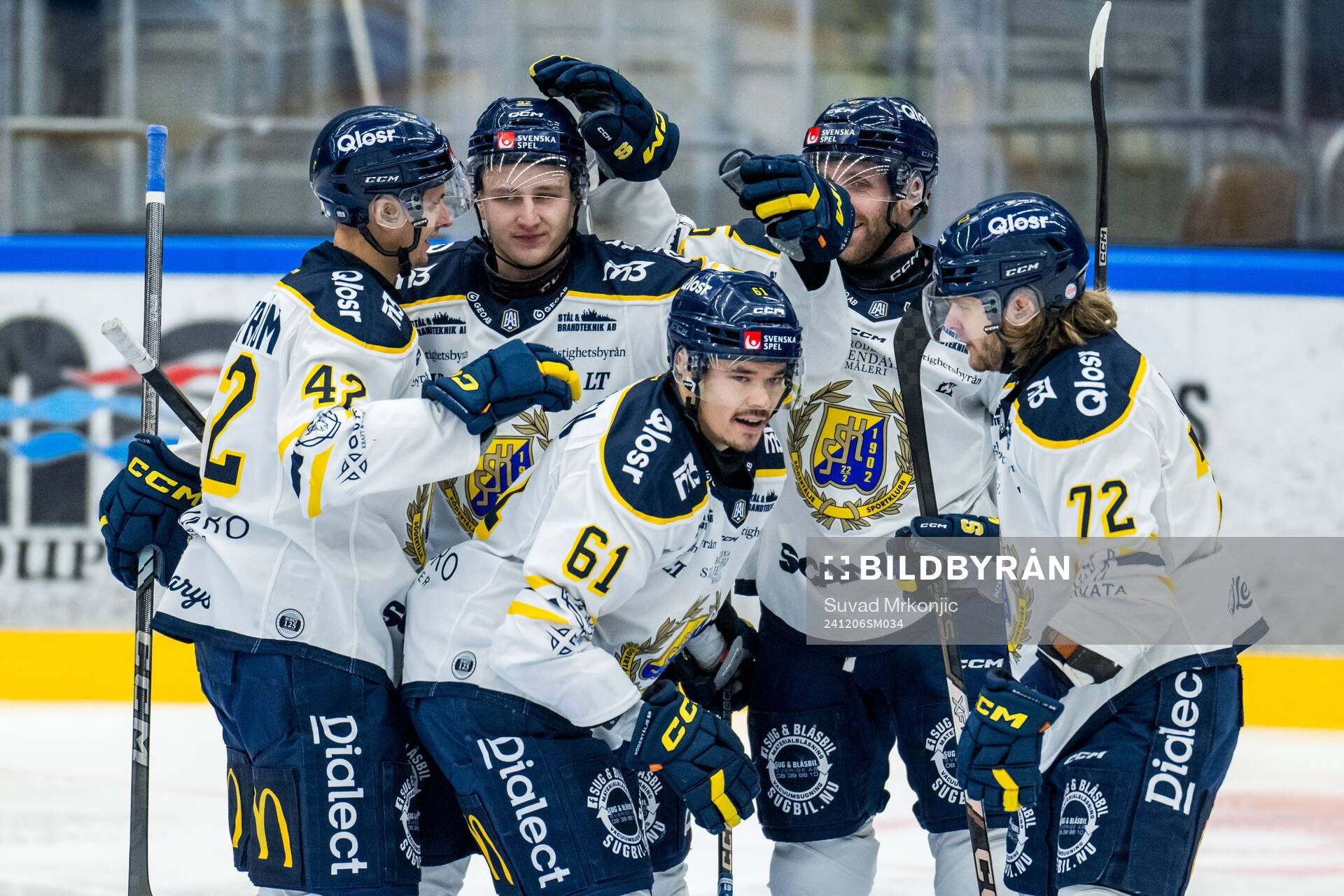 Södertäljes Miikka Pitkänen jublar