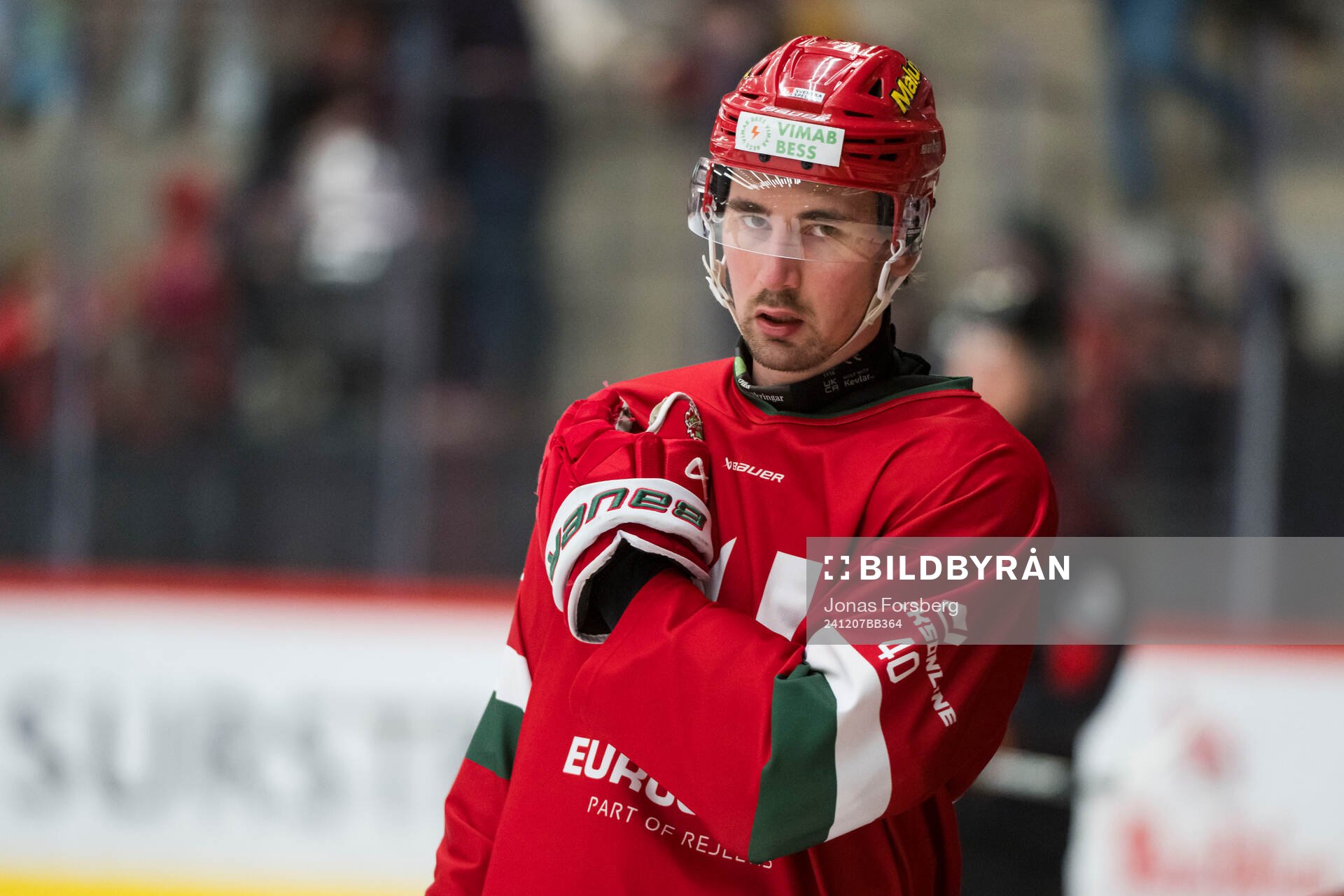 Modos David Bernhardt innan ishockeymatchen i SHL mellan