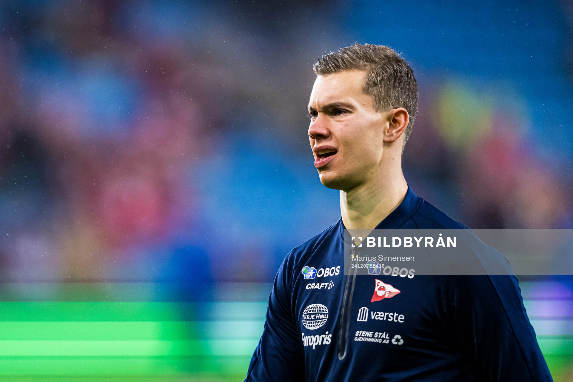 Jonathan Frost Fischer of Fredrikstad warms up