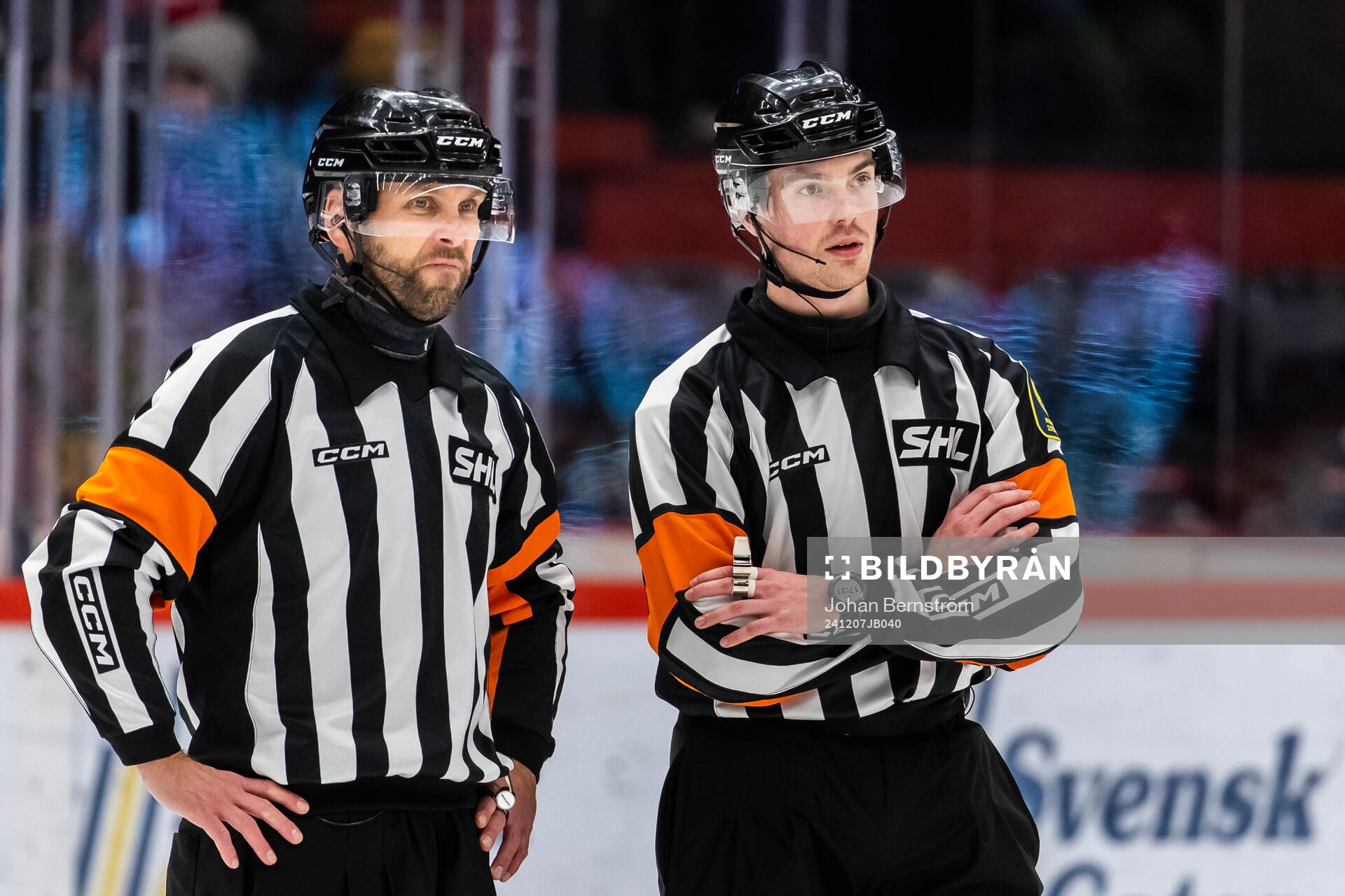 Domarna Marcus Linde och Filip Eriksson