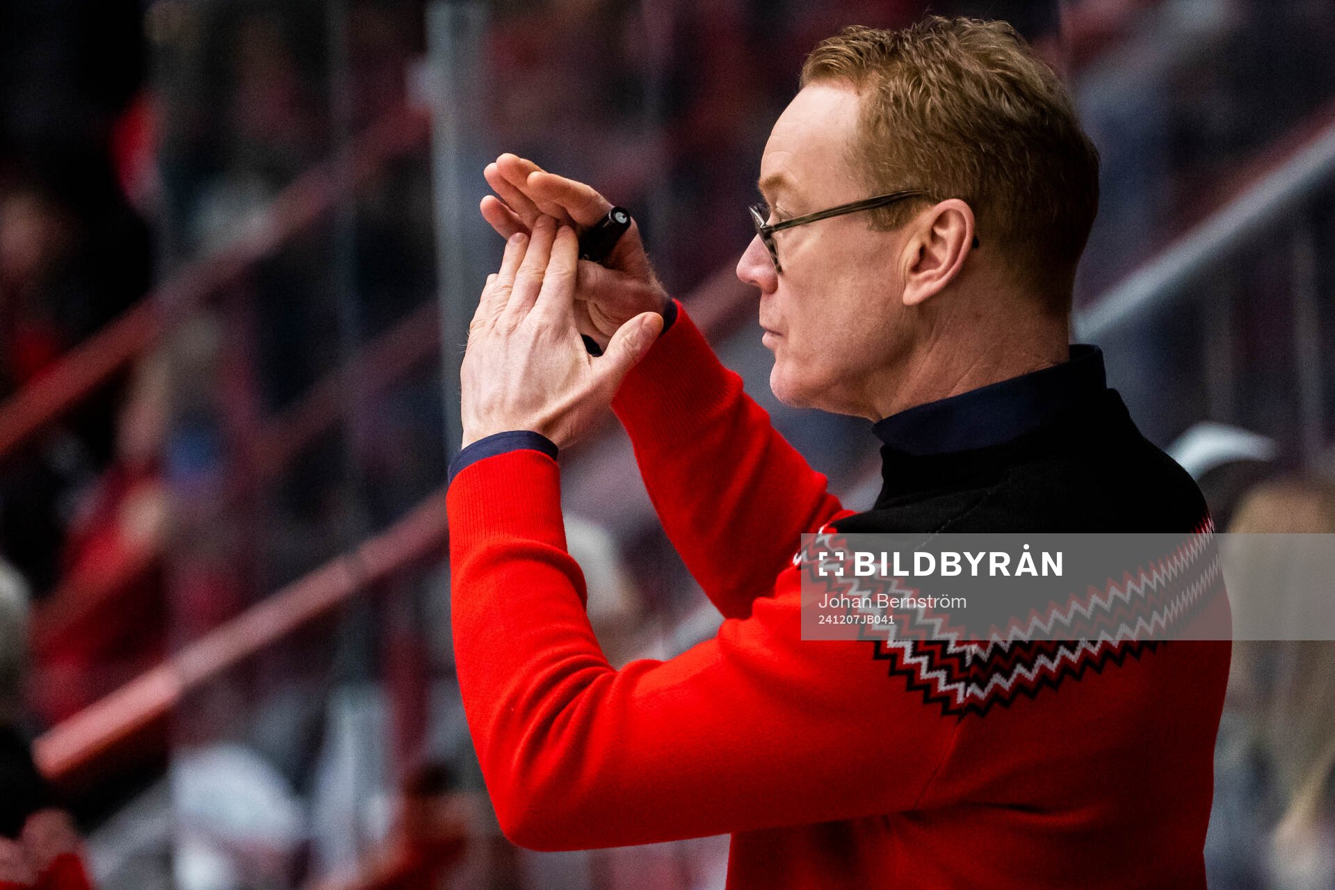 Örebros tränare Niklas Eriksson tar time out