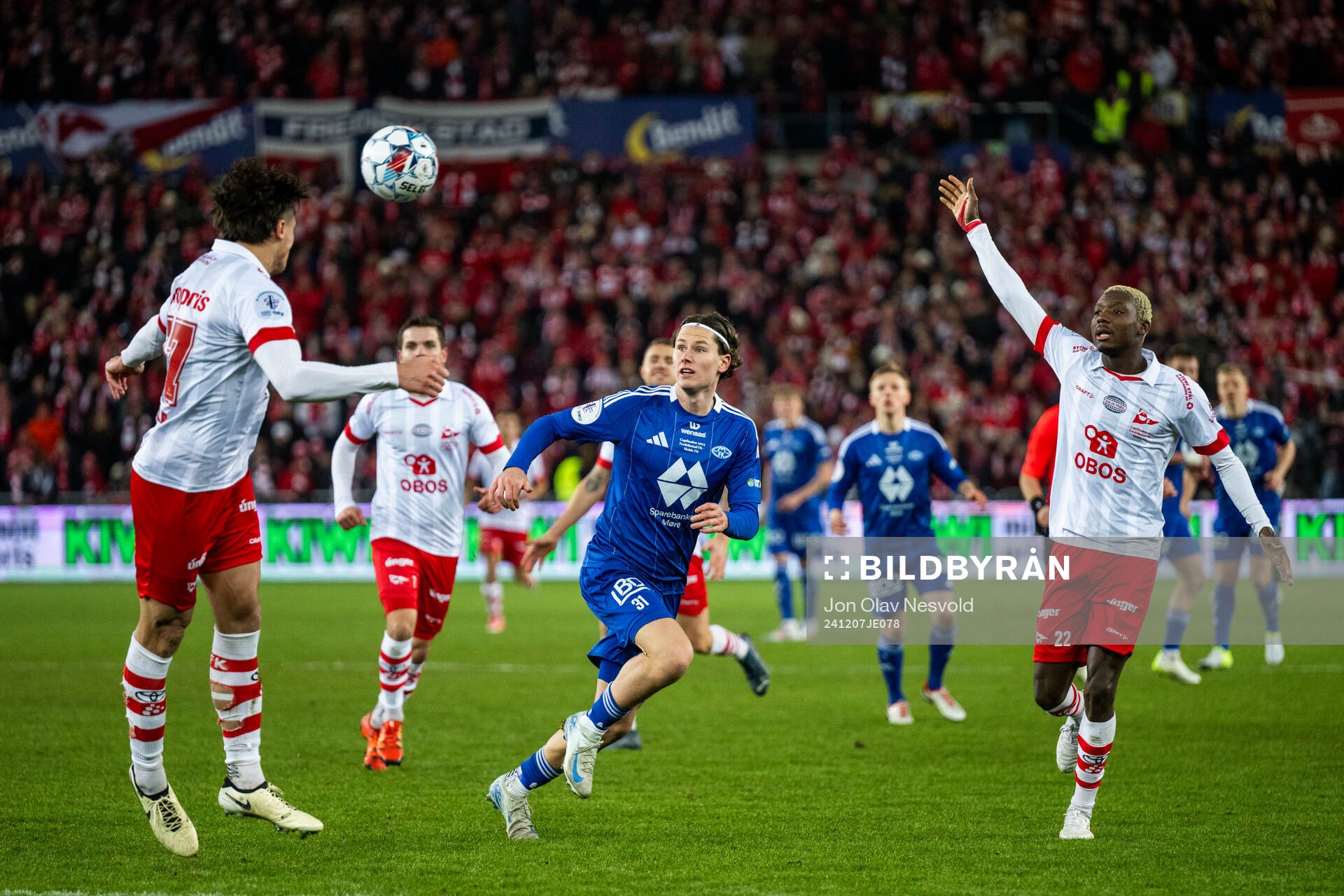 Mathias Fjørtoft Løvik of Molde and Maxwell Woledzi of