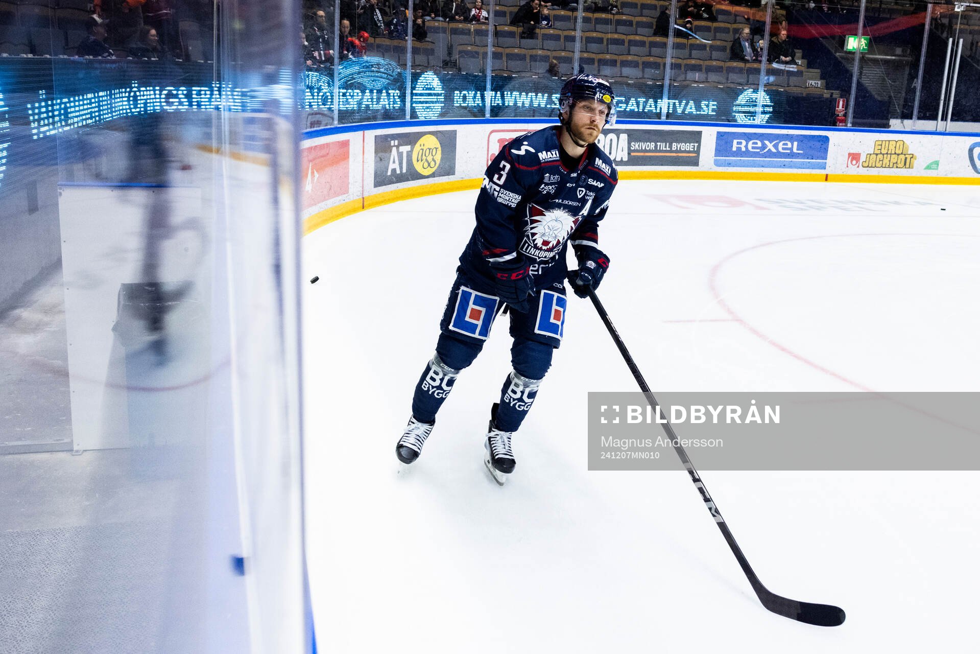 Linköpings Linus Hultström på uppvärmningen