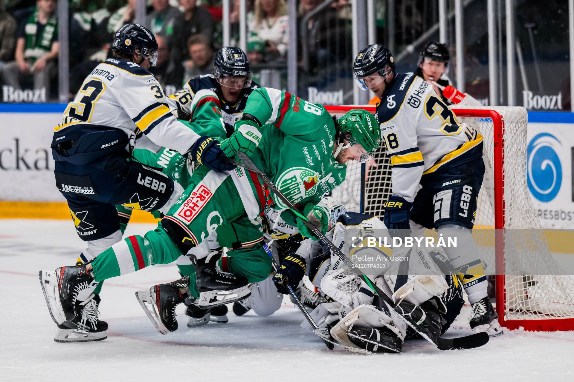 Rögles Dennis Everberg och HV71s Måns Lindbäck och Olle
