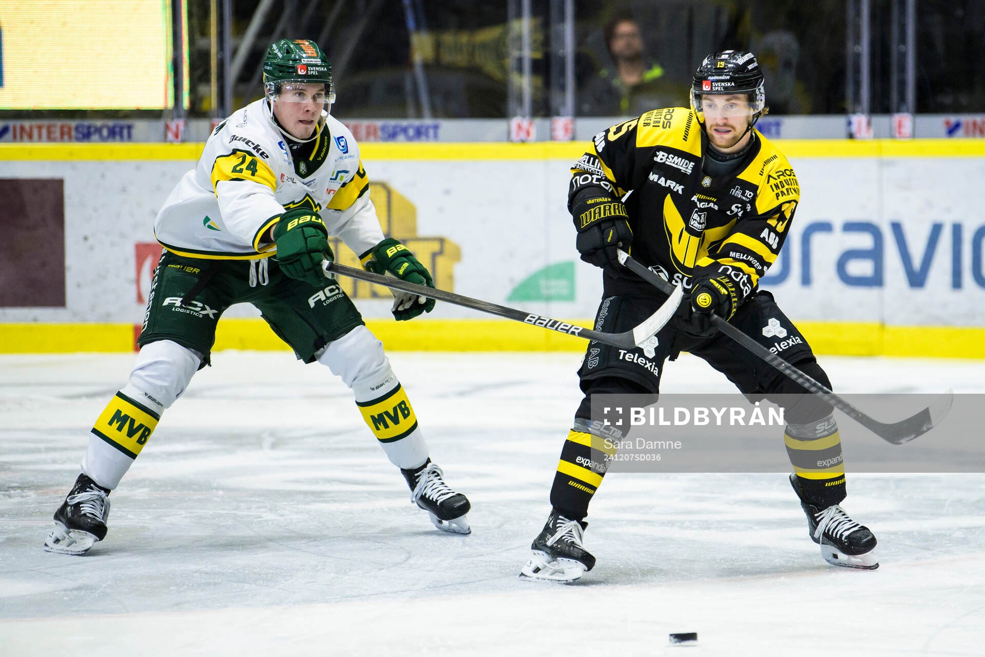 Björklövens Linus Cronholm och Västerås Jacob Hayhurst