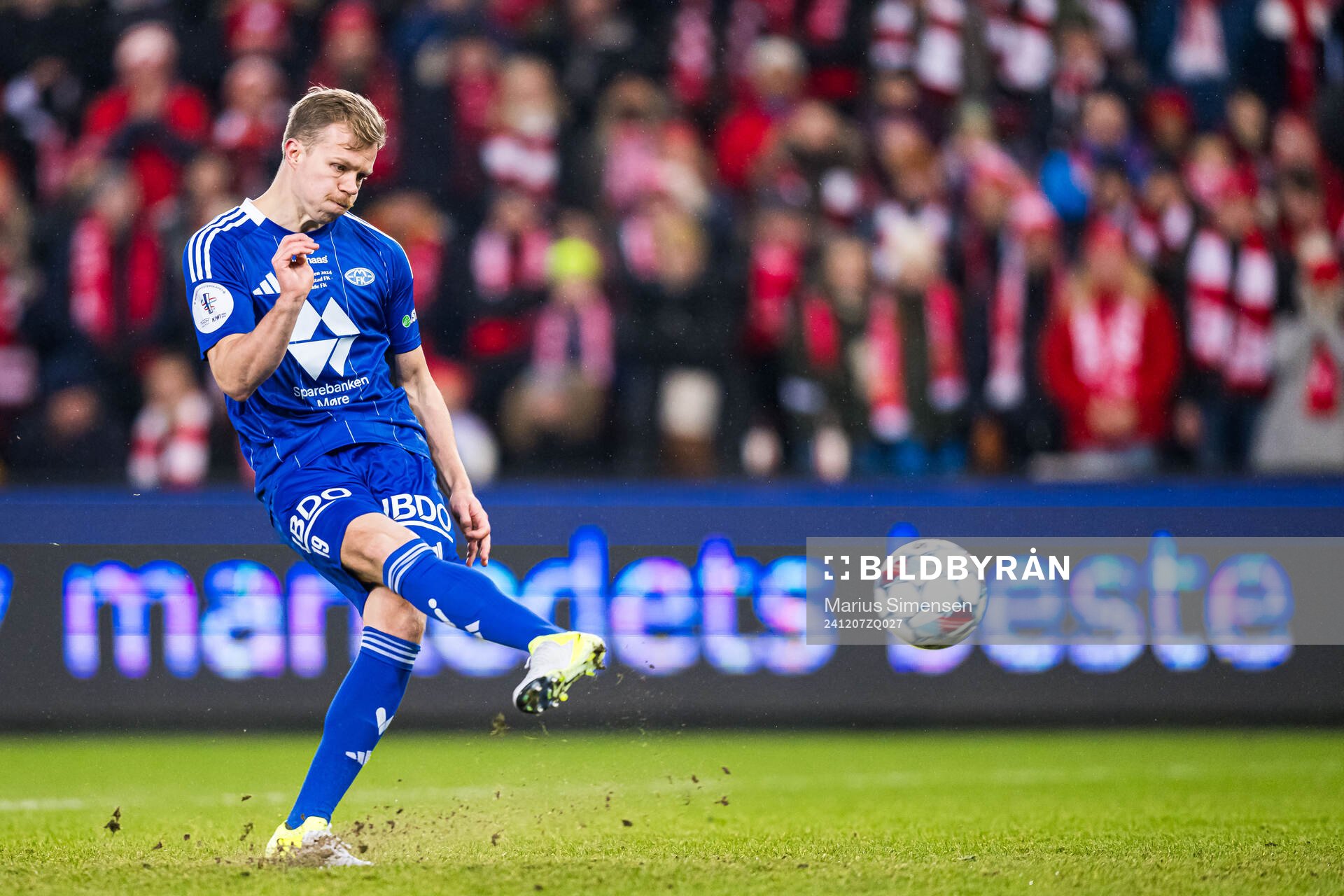 Eirik Haugan of Molde missing a chance to score