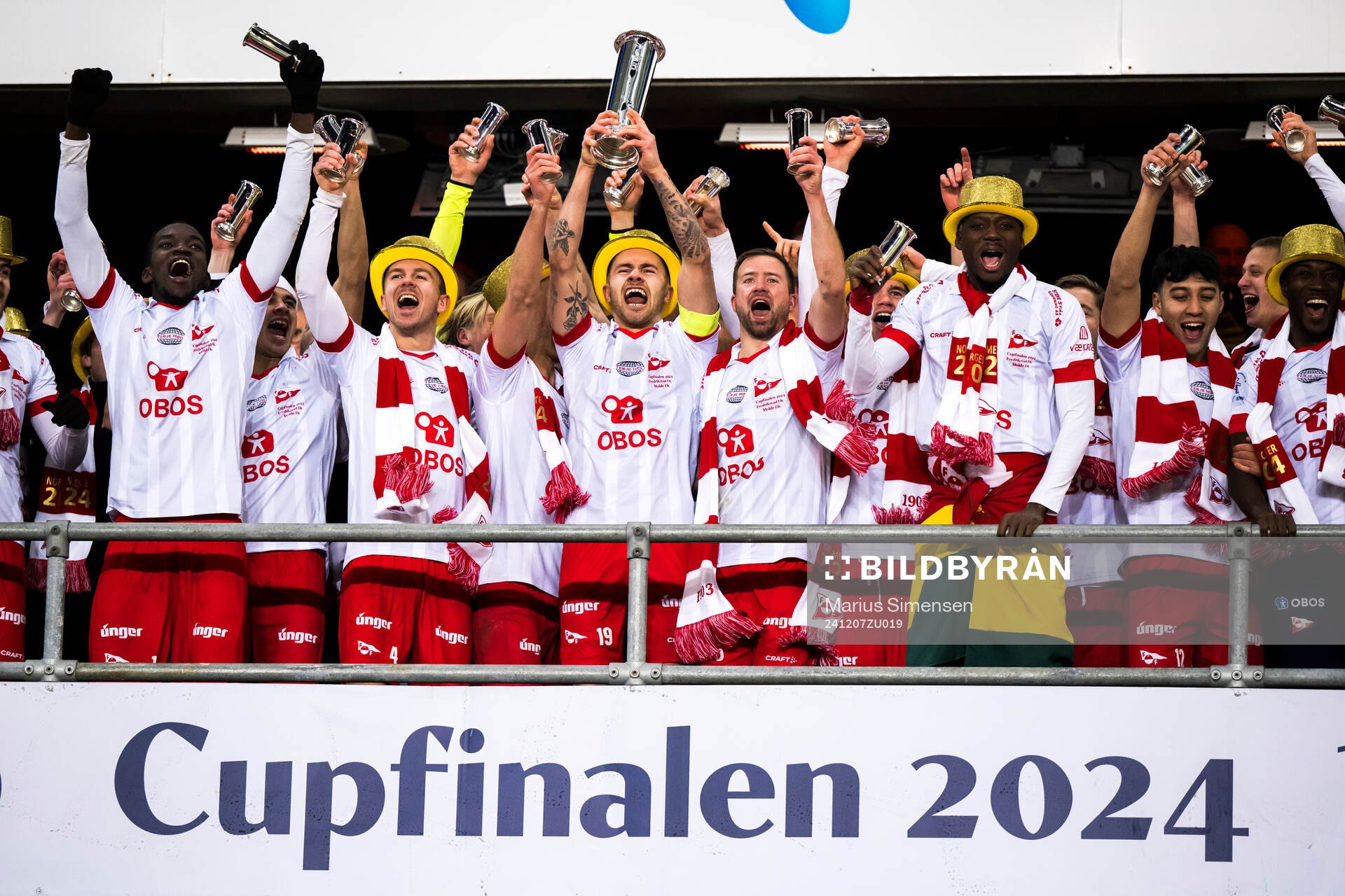 The players of Fredrikstad celebrate after the cup final match between Fredrikstad and Molde on December 7, 2024 in Oslo. 