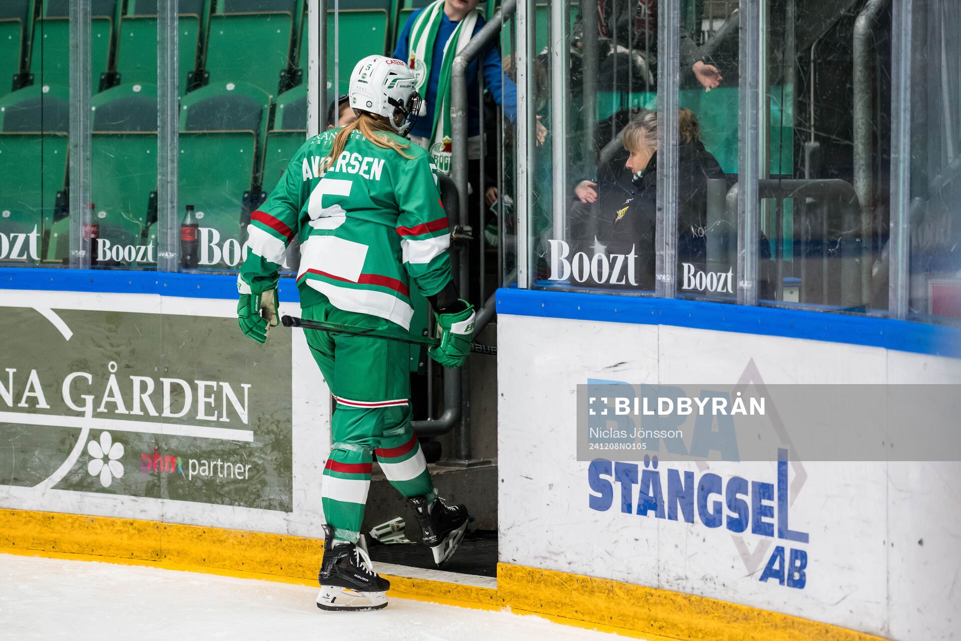 Rögles Amalie Andersen lämnar planen