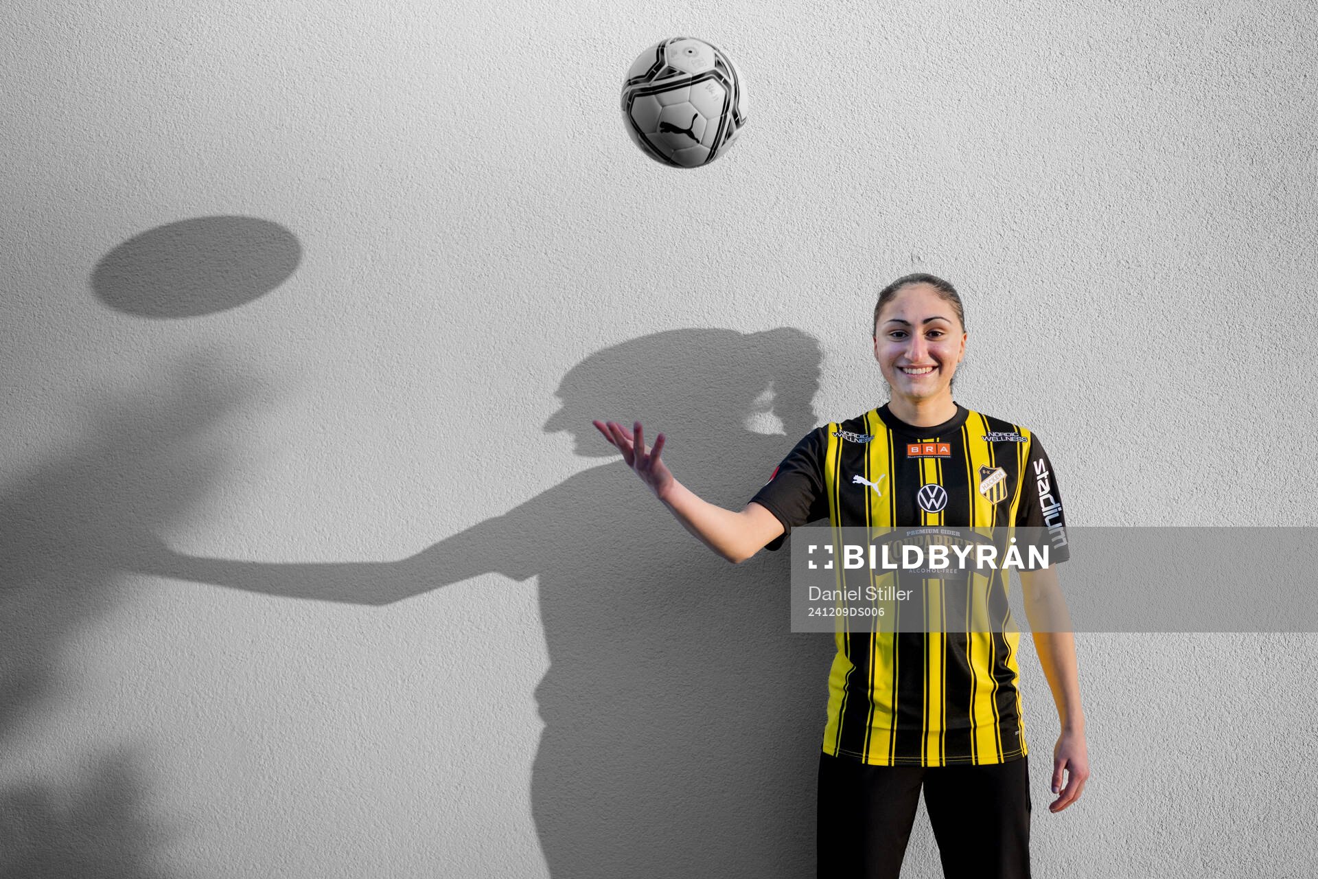Häckens nyförvärv Nesrin Akgün poserar för ett porträtt den 9 december 2024 i Göteborg. 