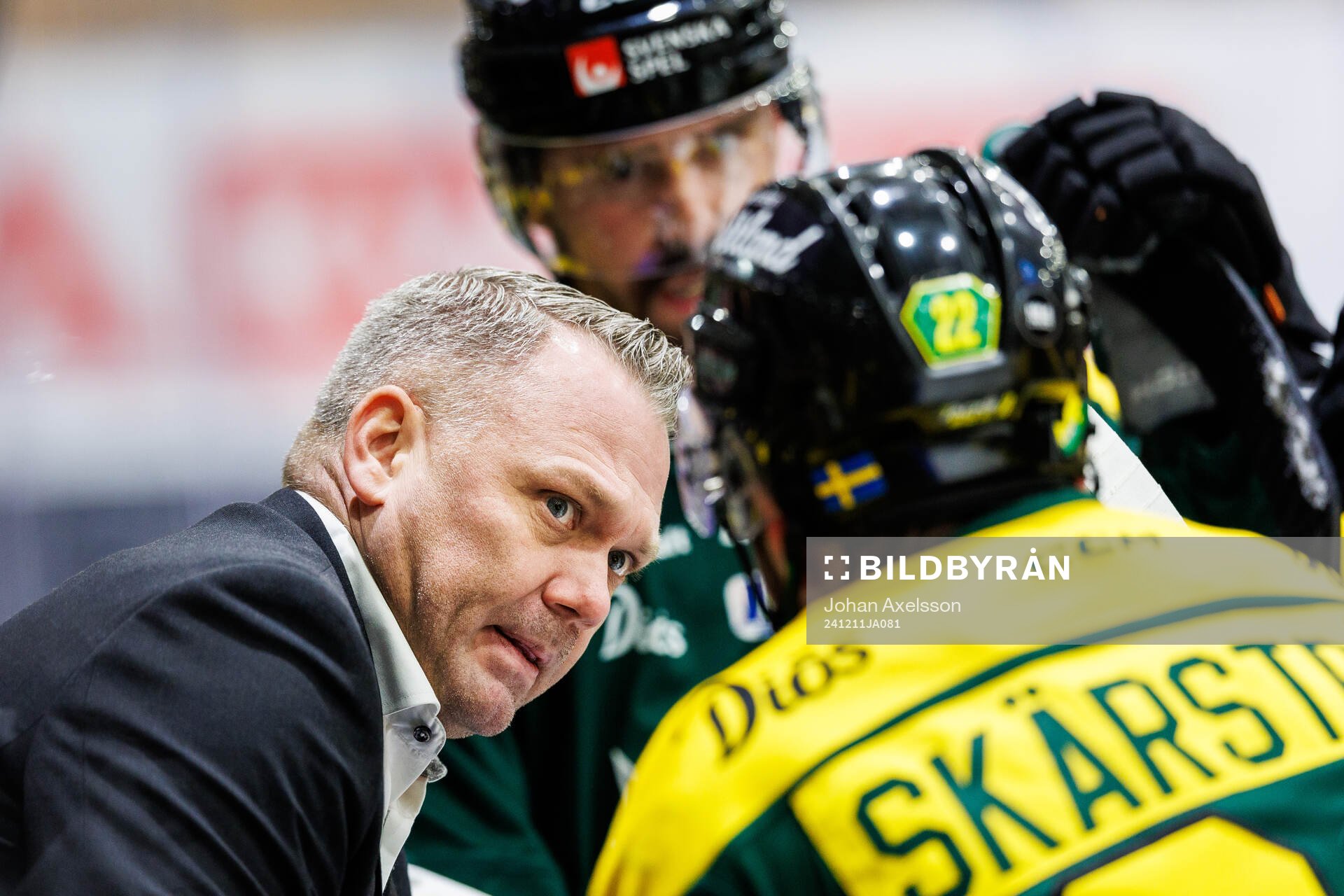 Östersunds huvudtränare Mikael Holmqvist vid en time-out