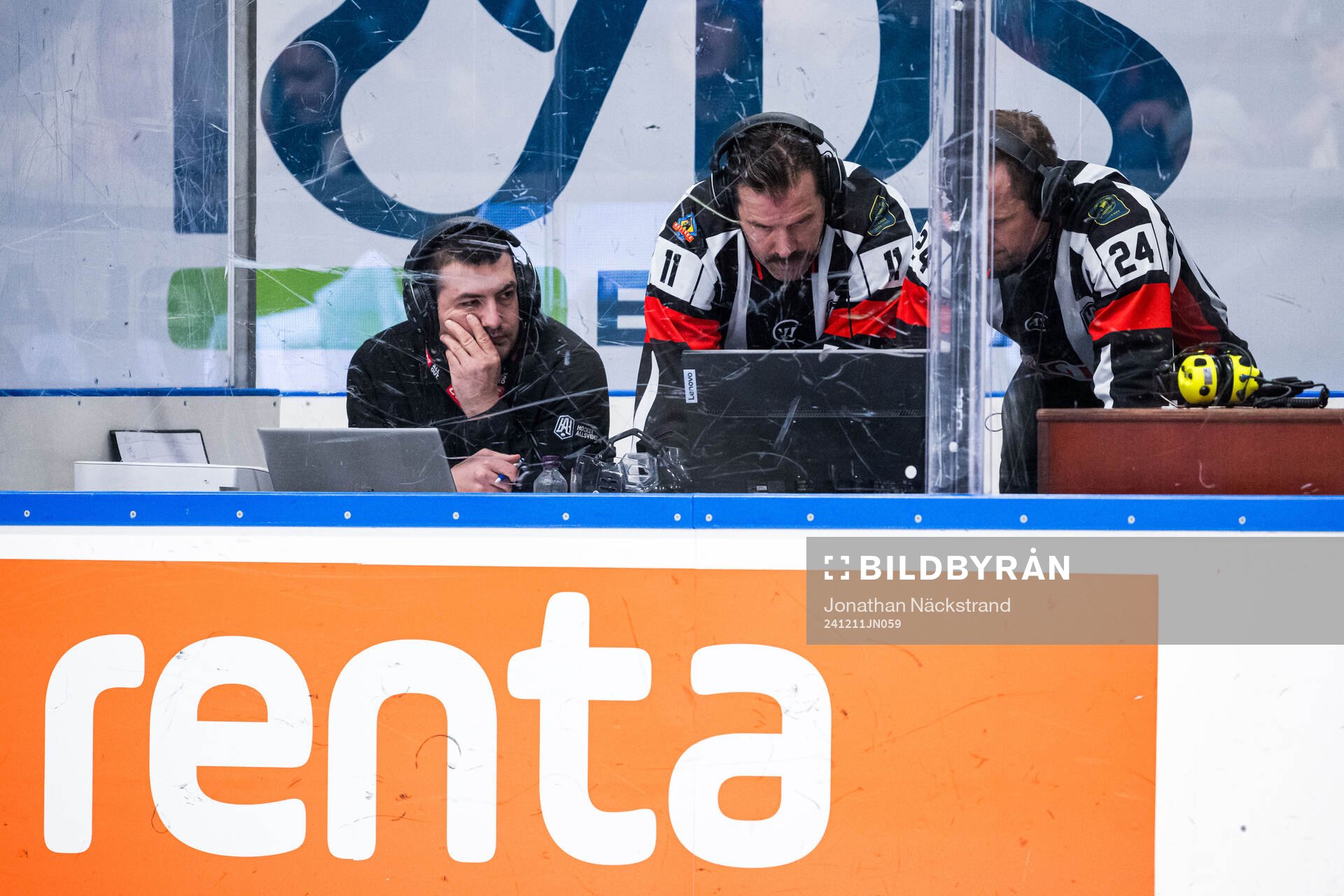 Domare Johan Magnusson och Domare Daniel Wessner granskar