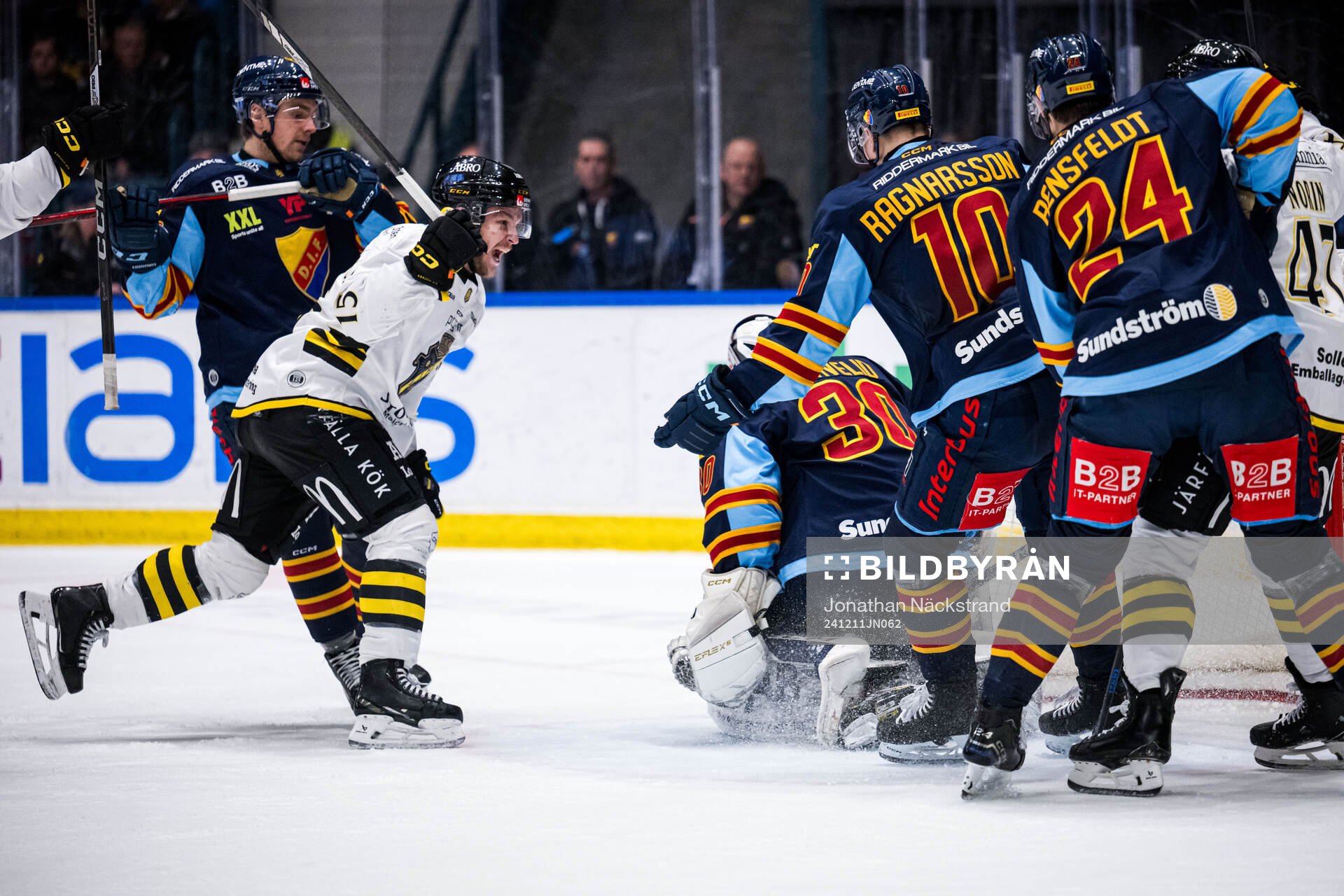 AIKs Jordan Bellerive jublar