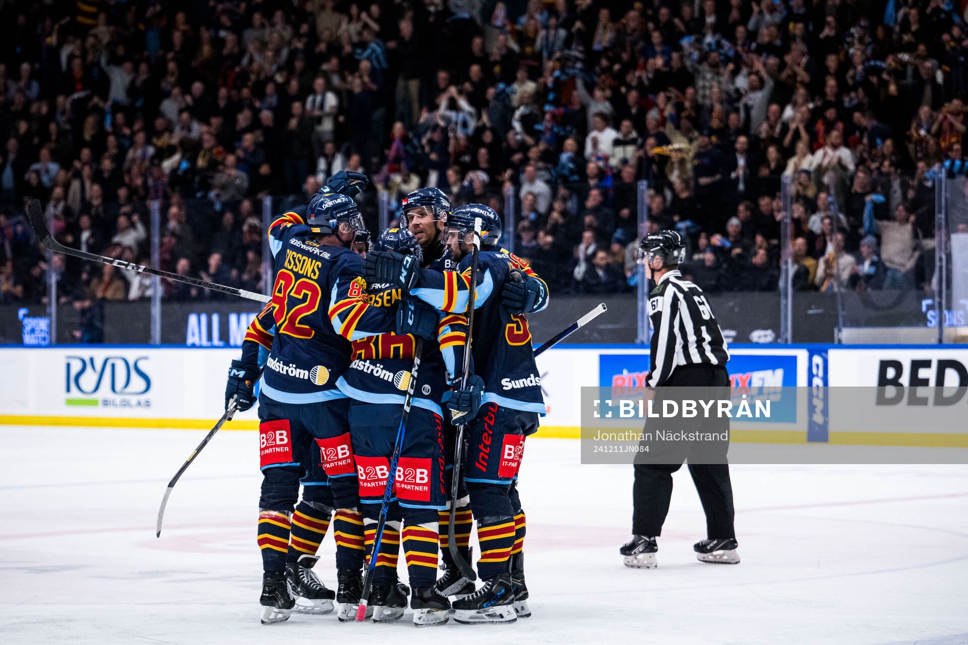 Djurgårdens Linus Klasen jublar med lagkamrater