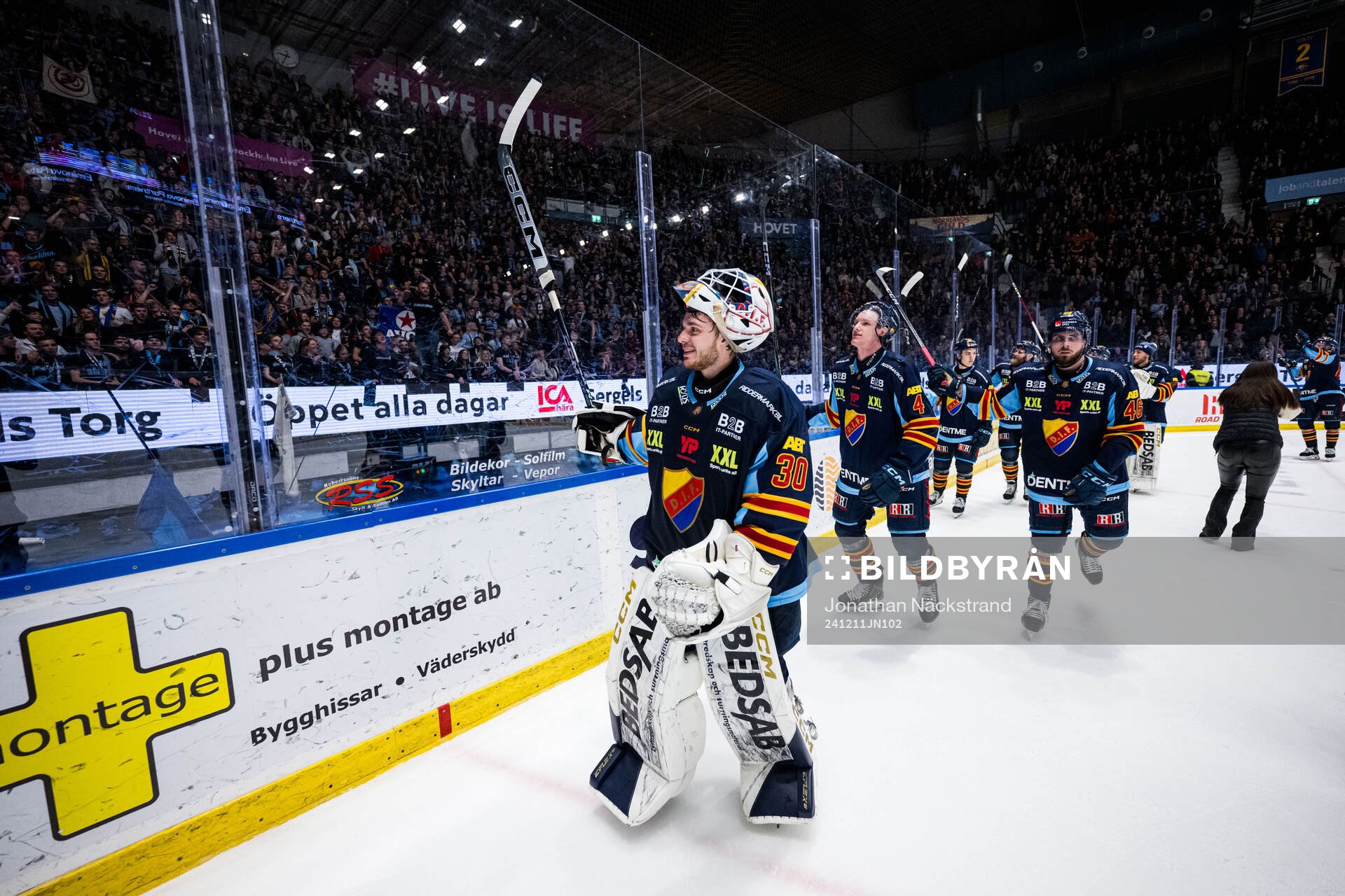 Djurgårdens målvakt Hugo Hävelid jublar