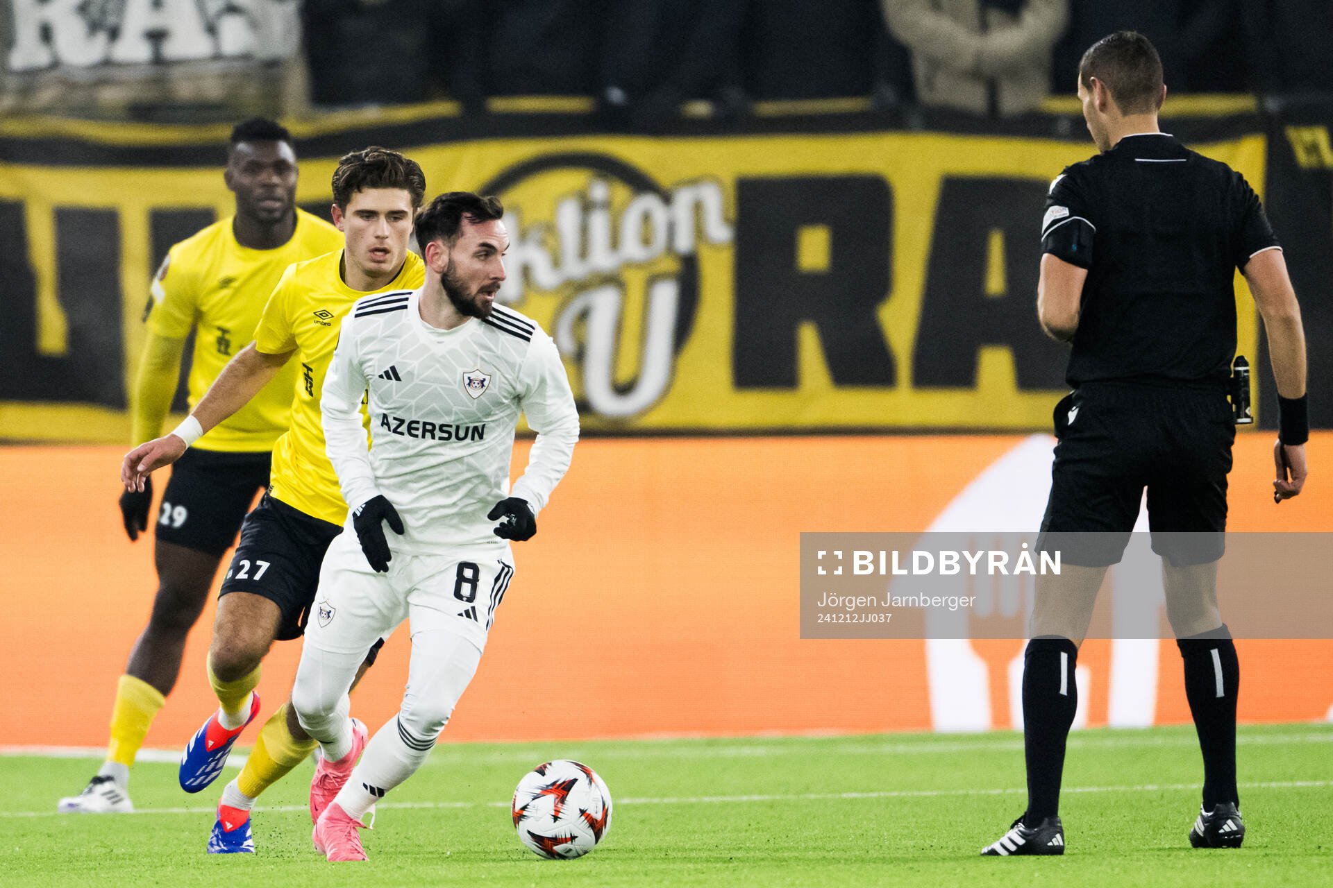 Besfort Zeneli of Elfsborg and Marko Jankovic of Qarabag