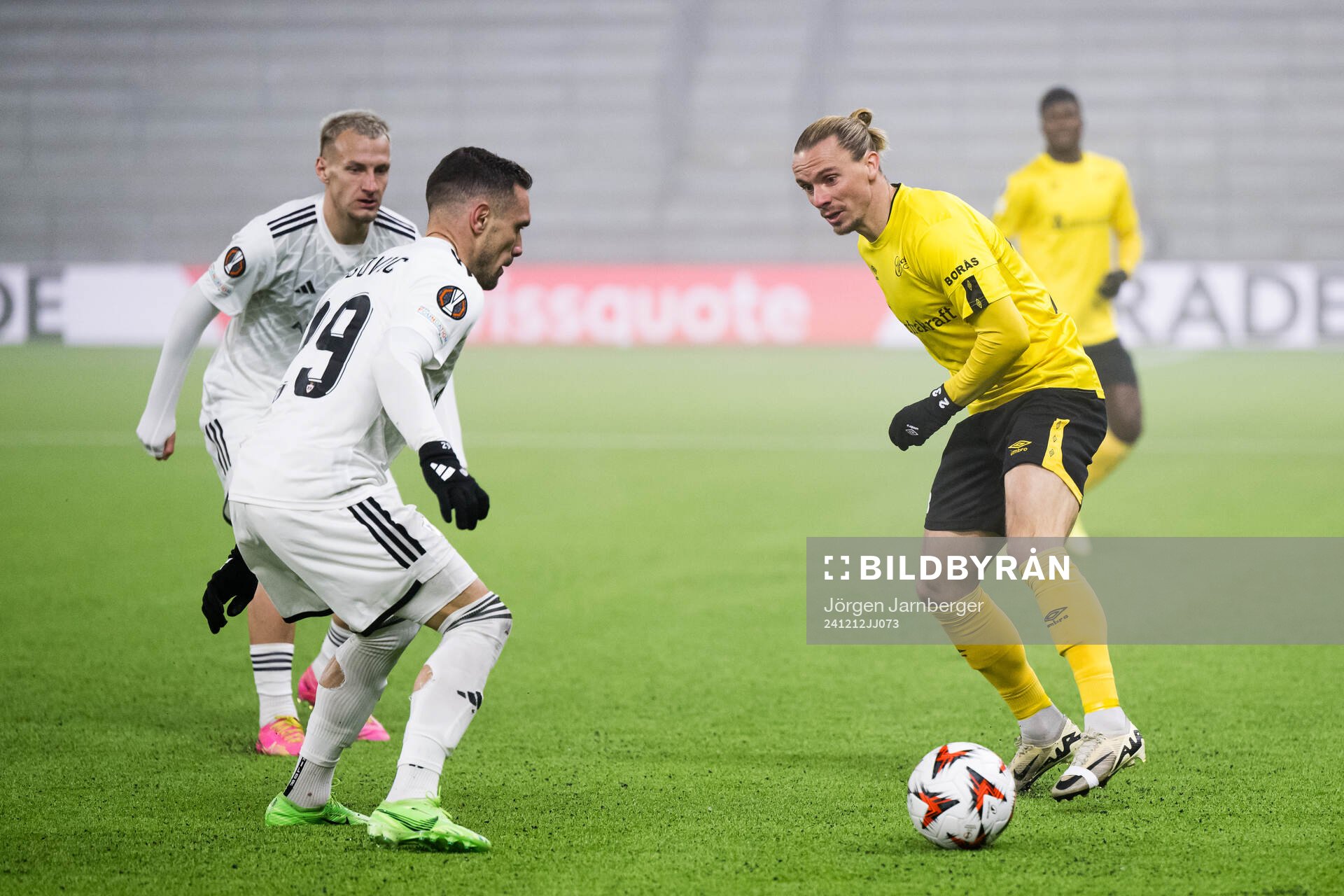 Marko Vesovic of Qarabag and Niklas Hult of Elfsborg
