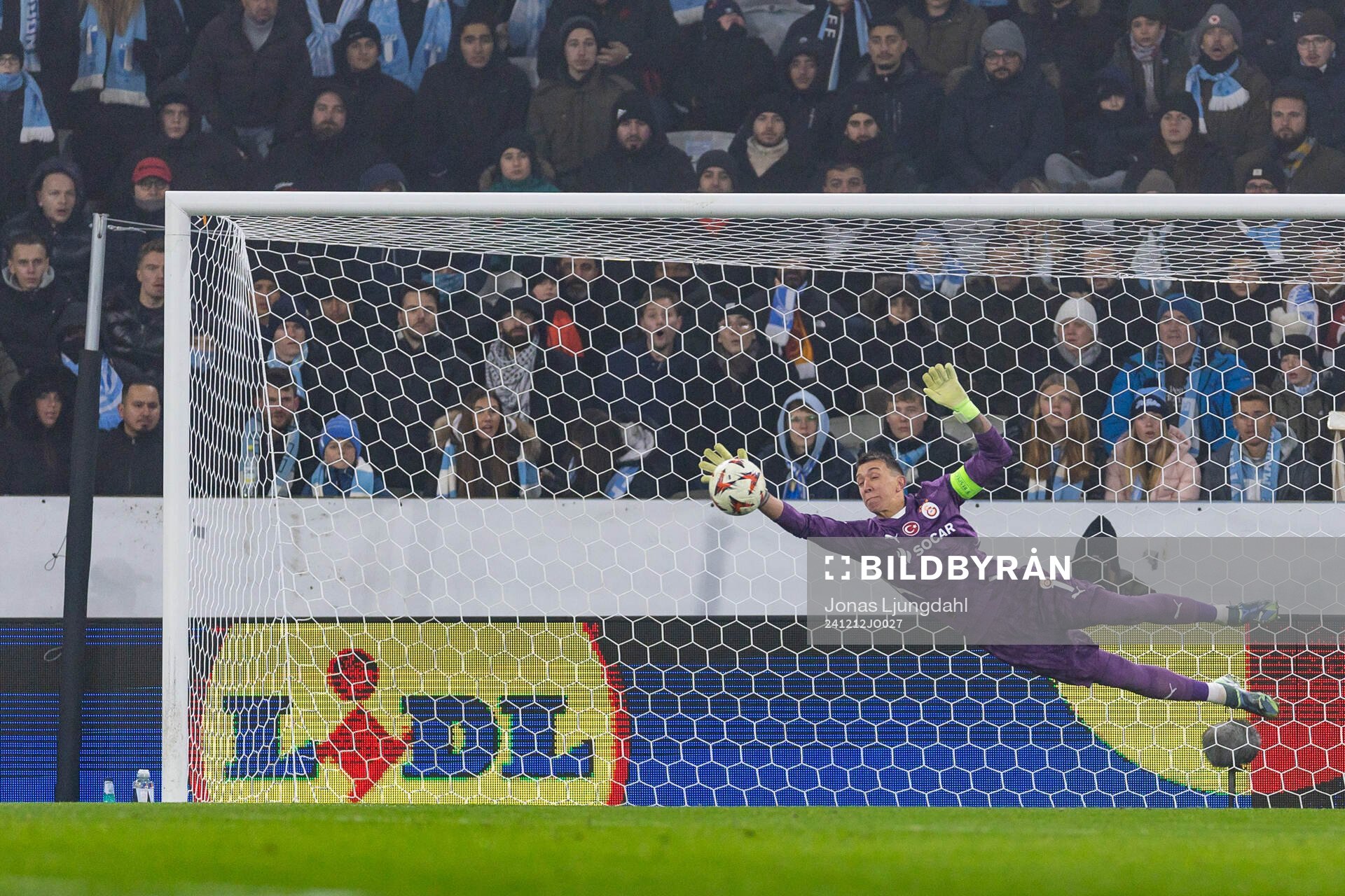 goalkeeper Fernando Muslera of Galatasaray during the UEFA Europa League football match between Malmö FF and Galatasaray on December 12, 2024 in Malmö.