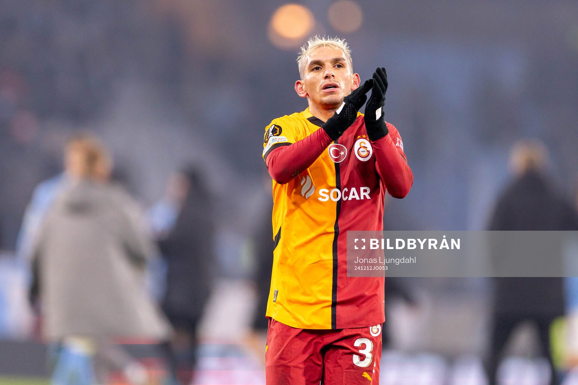 Lucas Torreira of Galatasaray looks dejected