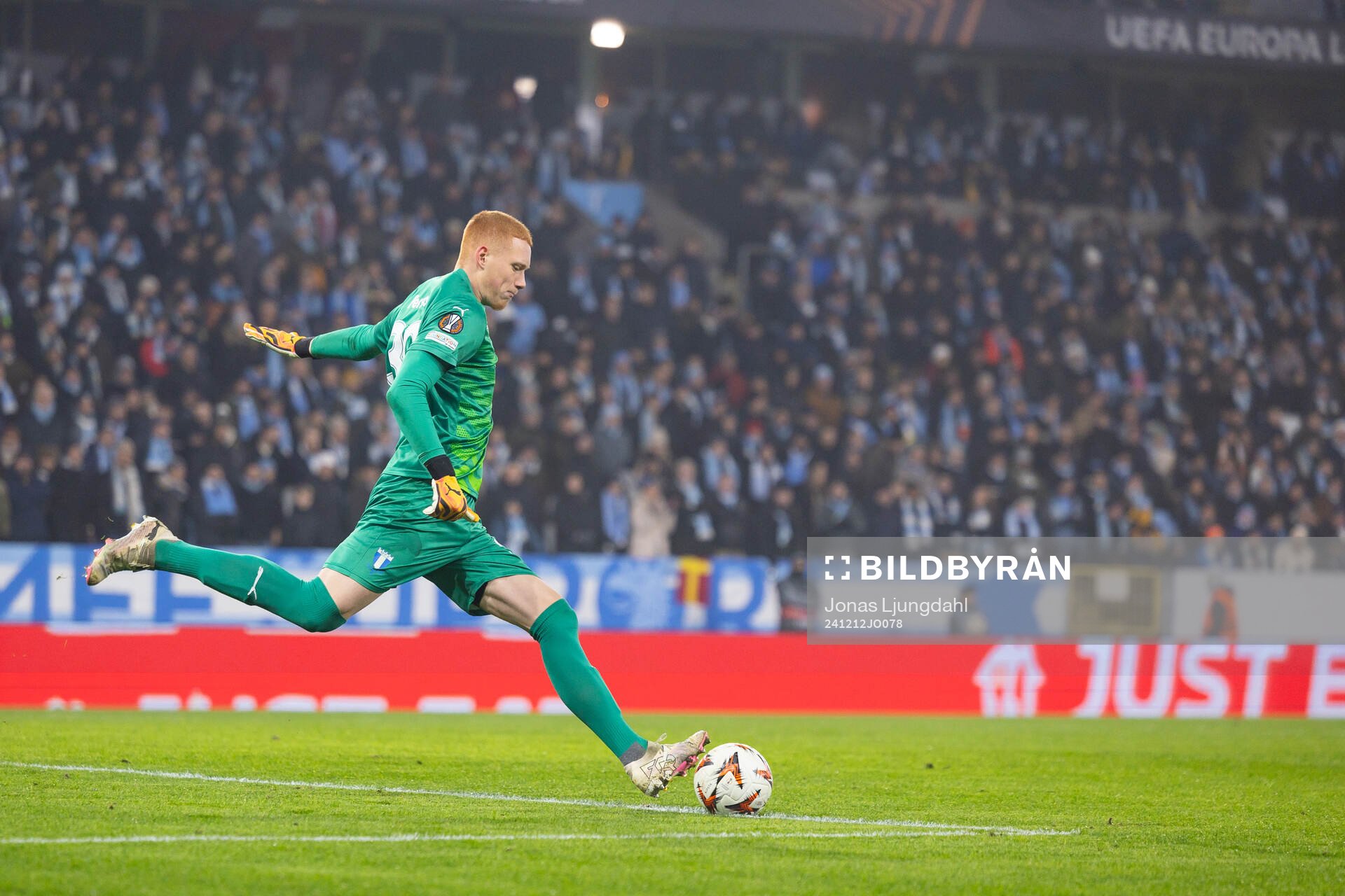 goalkeeper Joakim Persson of Malmö FF