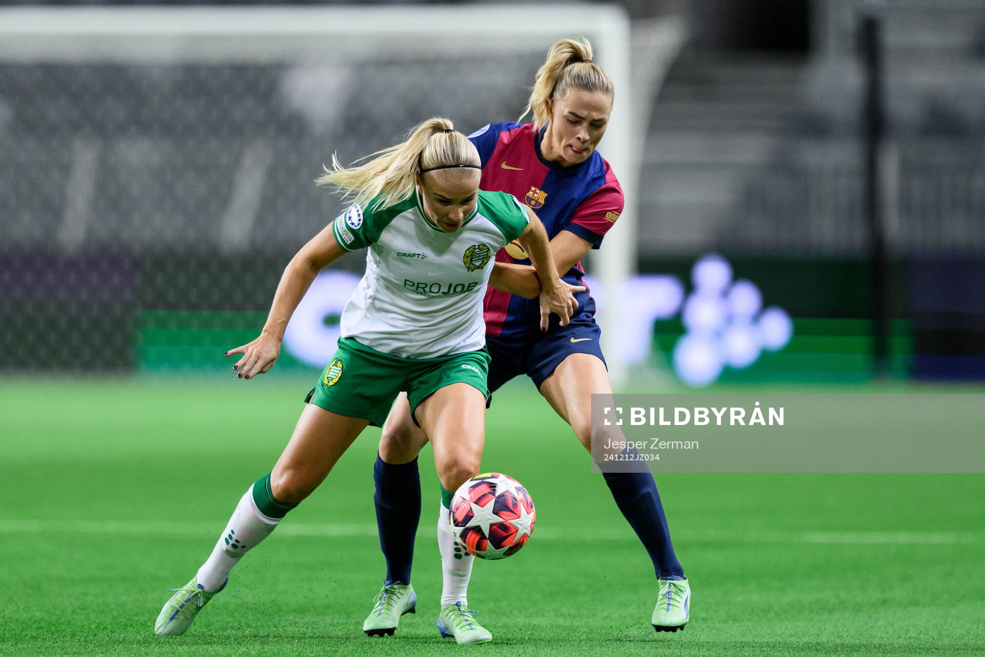 Stina Lennartsson of Hammarby and Fridolina Rolfö of