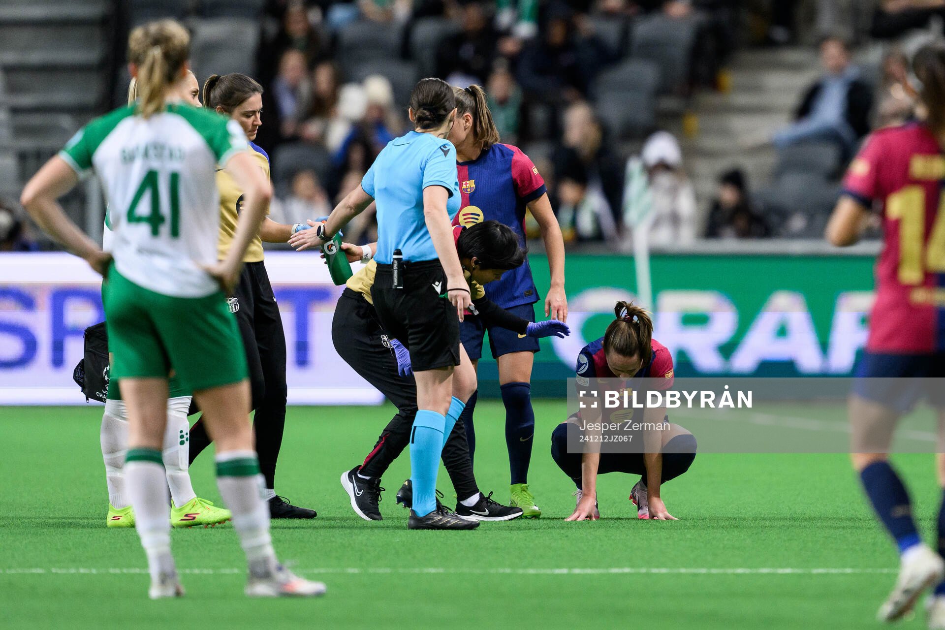 Caroline Graham Hansen of Barcelona in pain