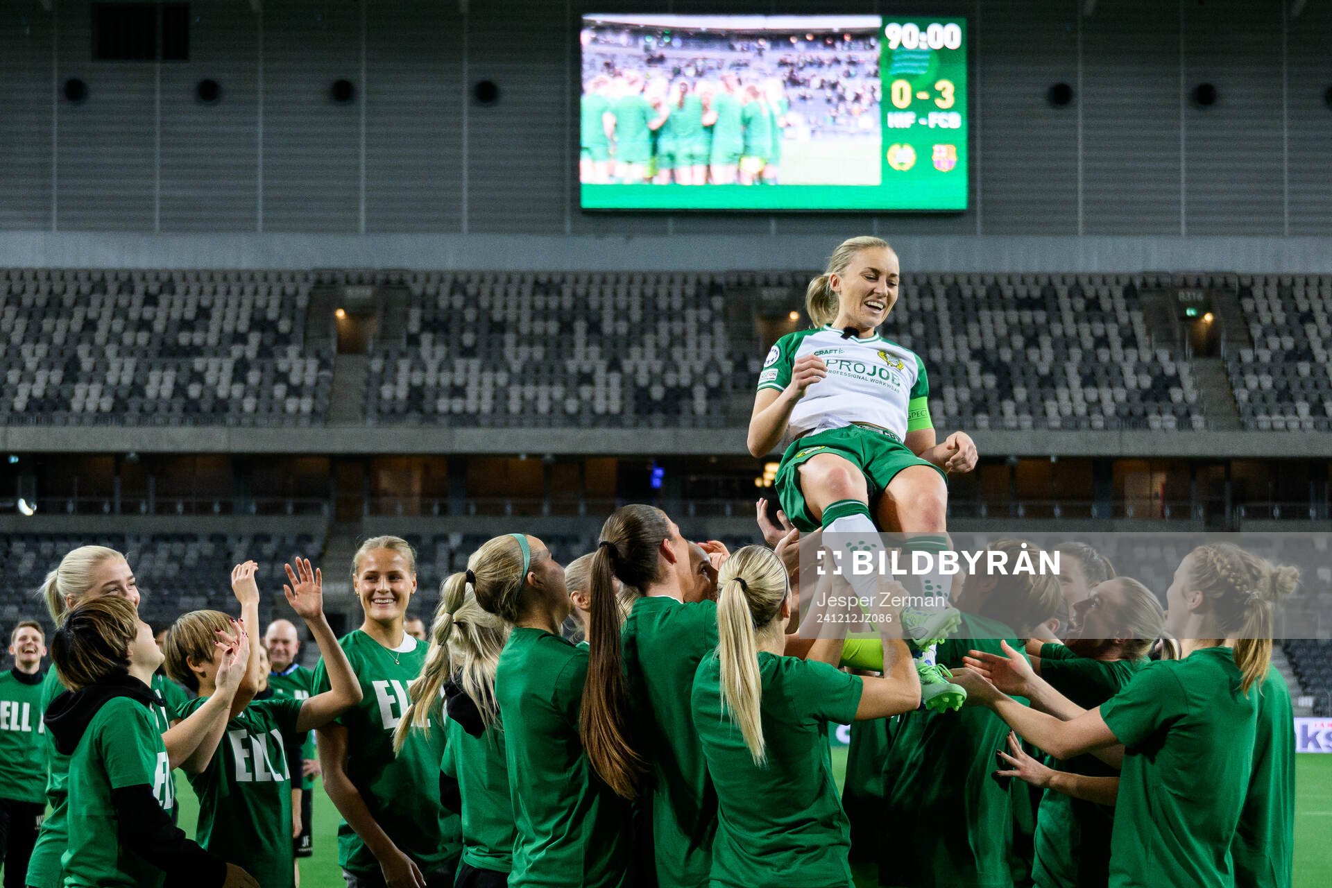 Ellen Gibson of Hammarby is celebrated as she played her