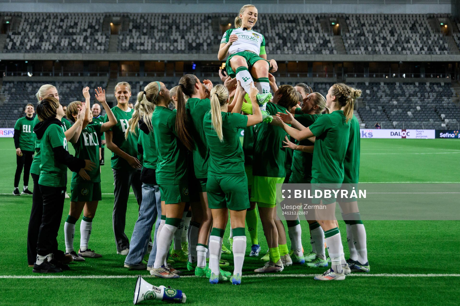 Ellen Gibson of Hammarby is celebrated as she played her