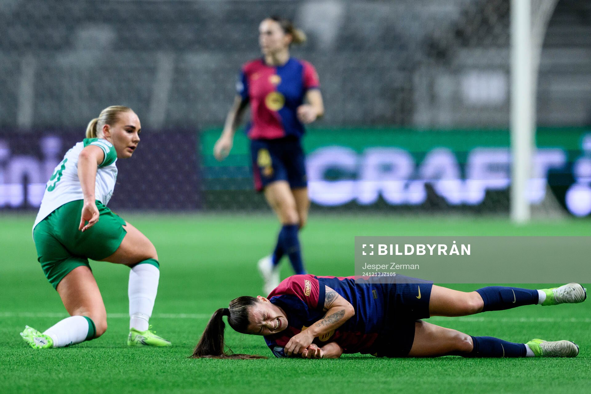 Cathinka Tandberg of Hammarby and Claudia Pina of Barcelona