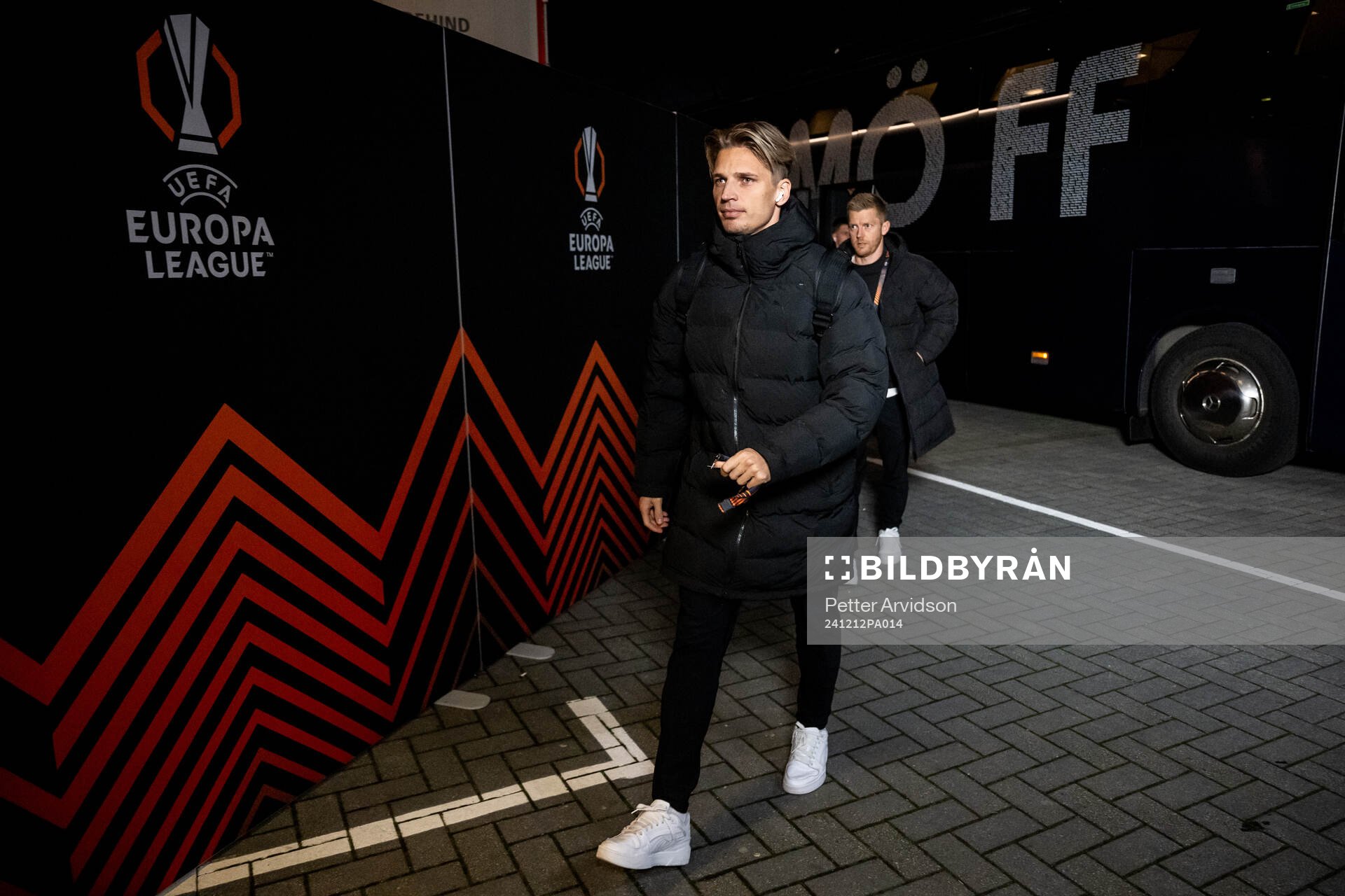 Jens Stryger Larsen of Malmö FF arrives to the stadium