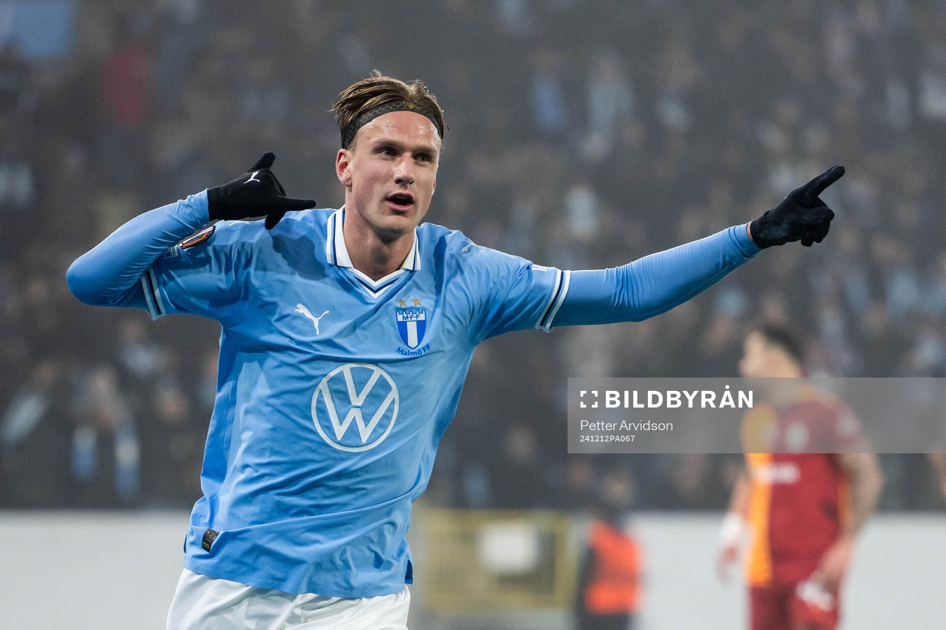 Erik Botheim of Malmö FF celebrates