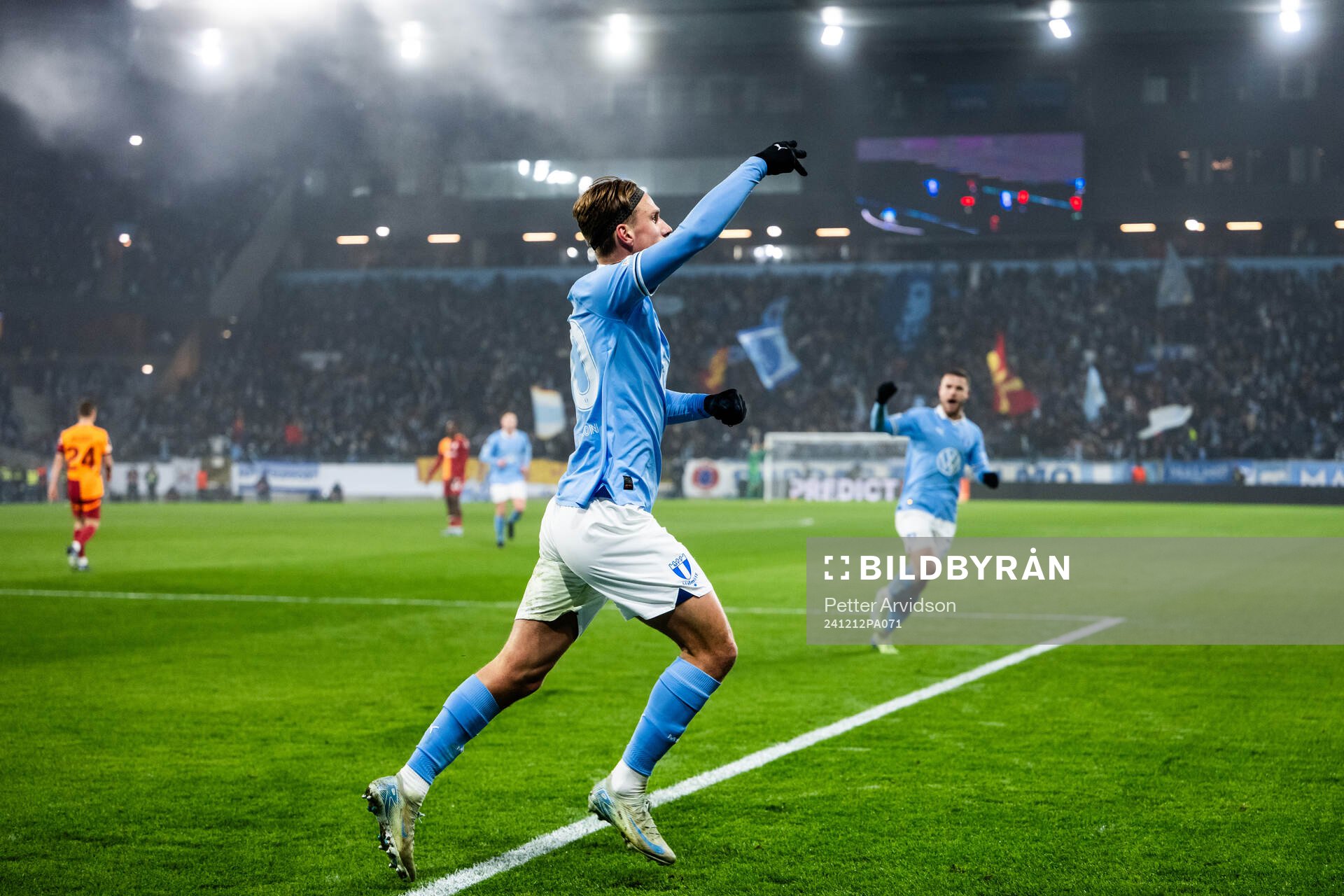 Erik Botheim of Malmö FF celebrates