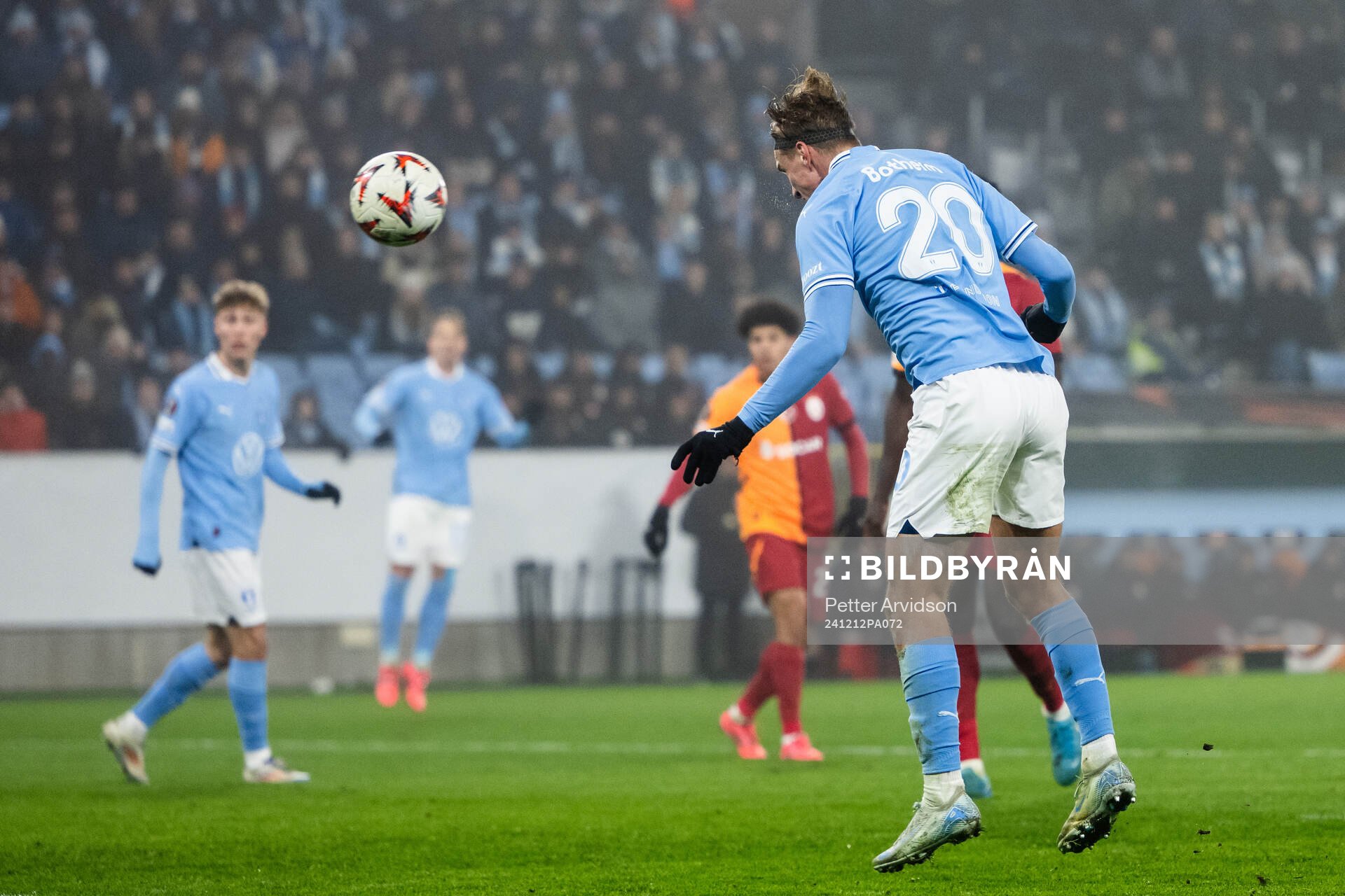 Erik Botheim of Malmö FF scores 1-0