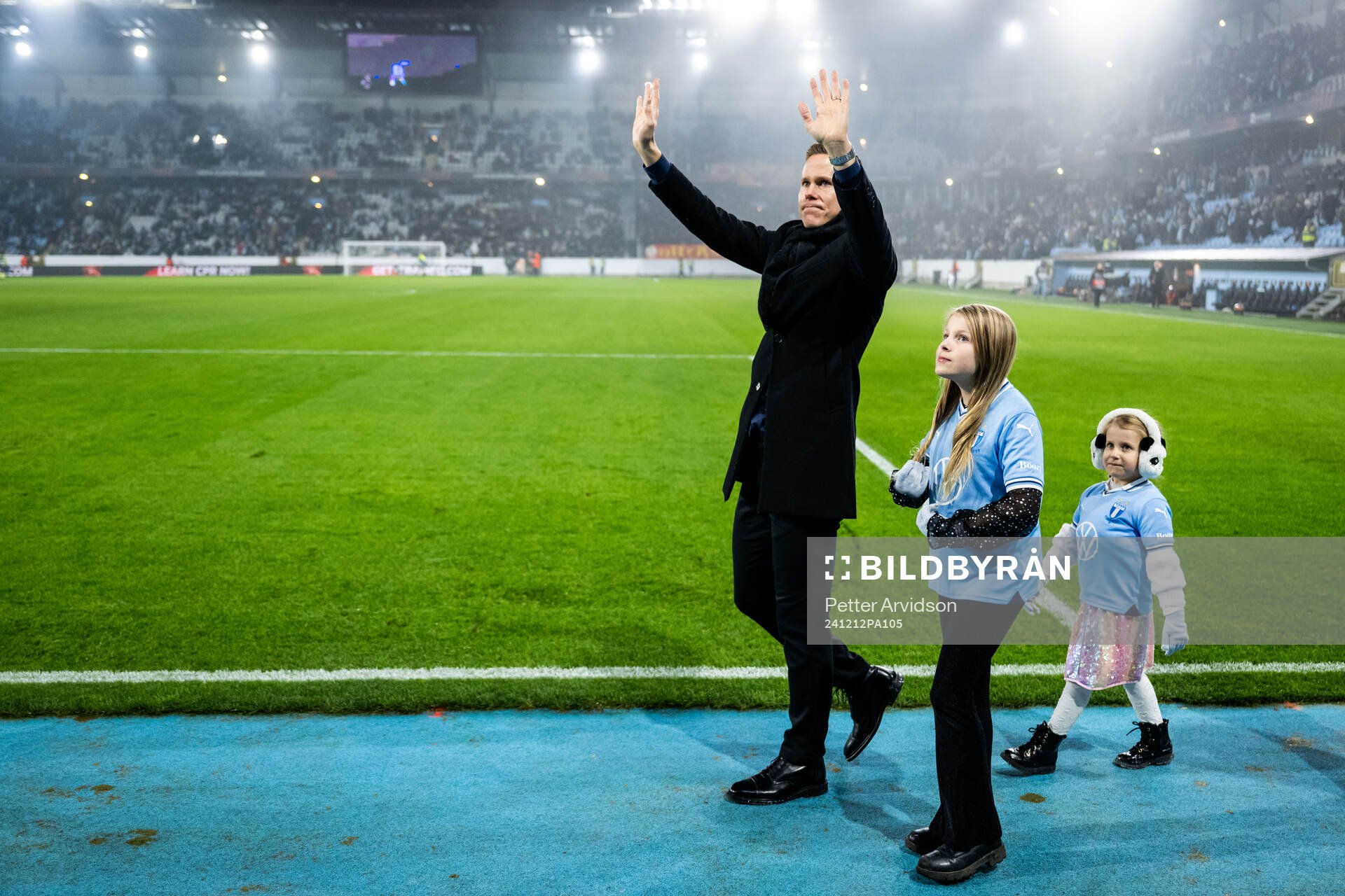 Niklas Moisander of Malmö FF is celebrated as he leaves