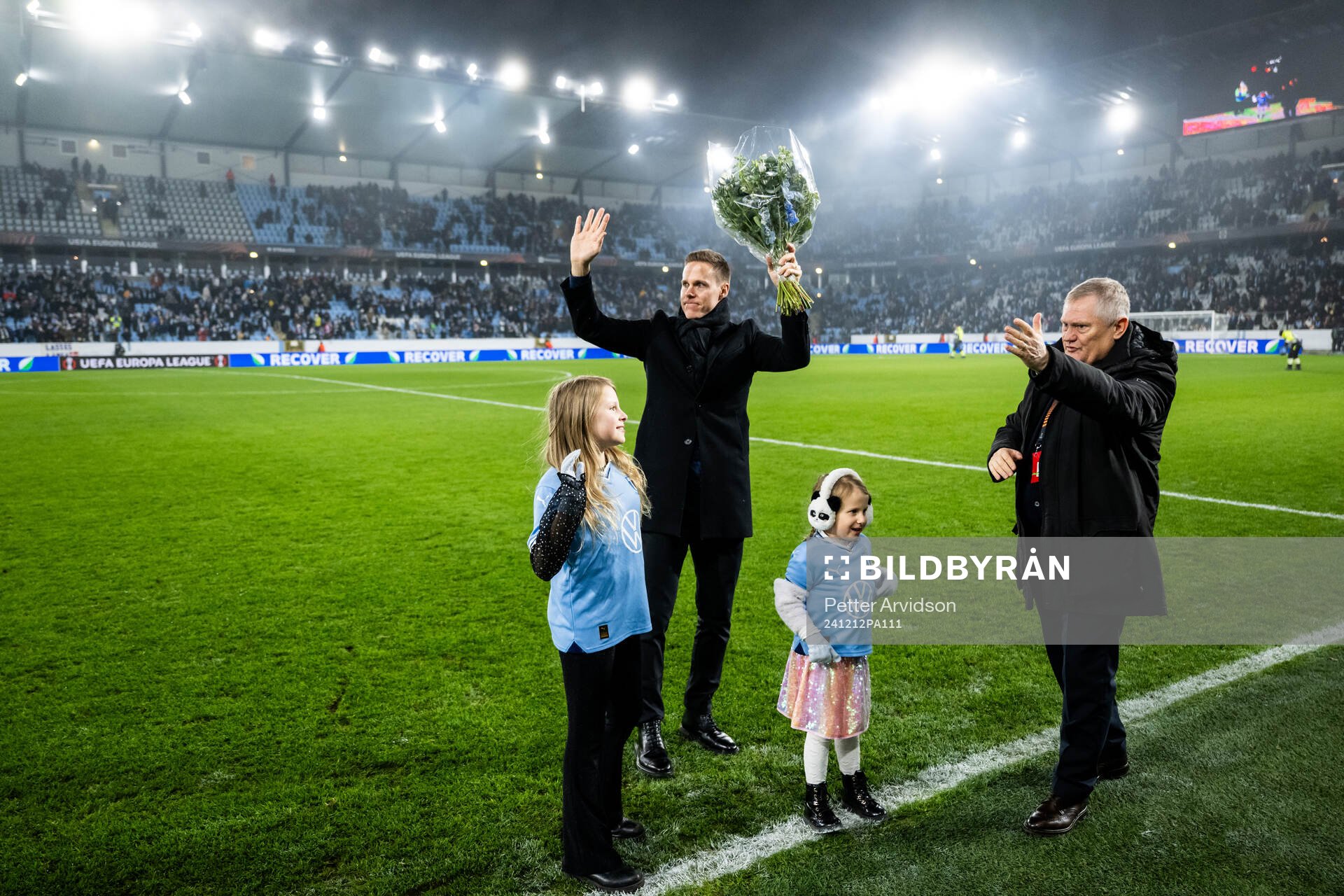 Niklas Moisander of Malmö FF is celebrated as he leaves