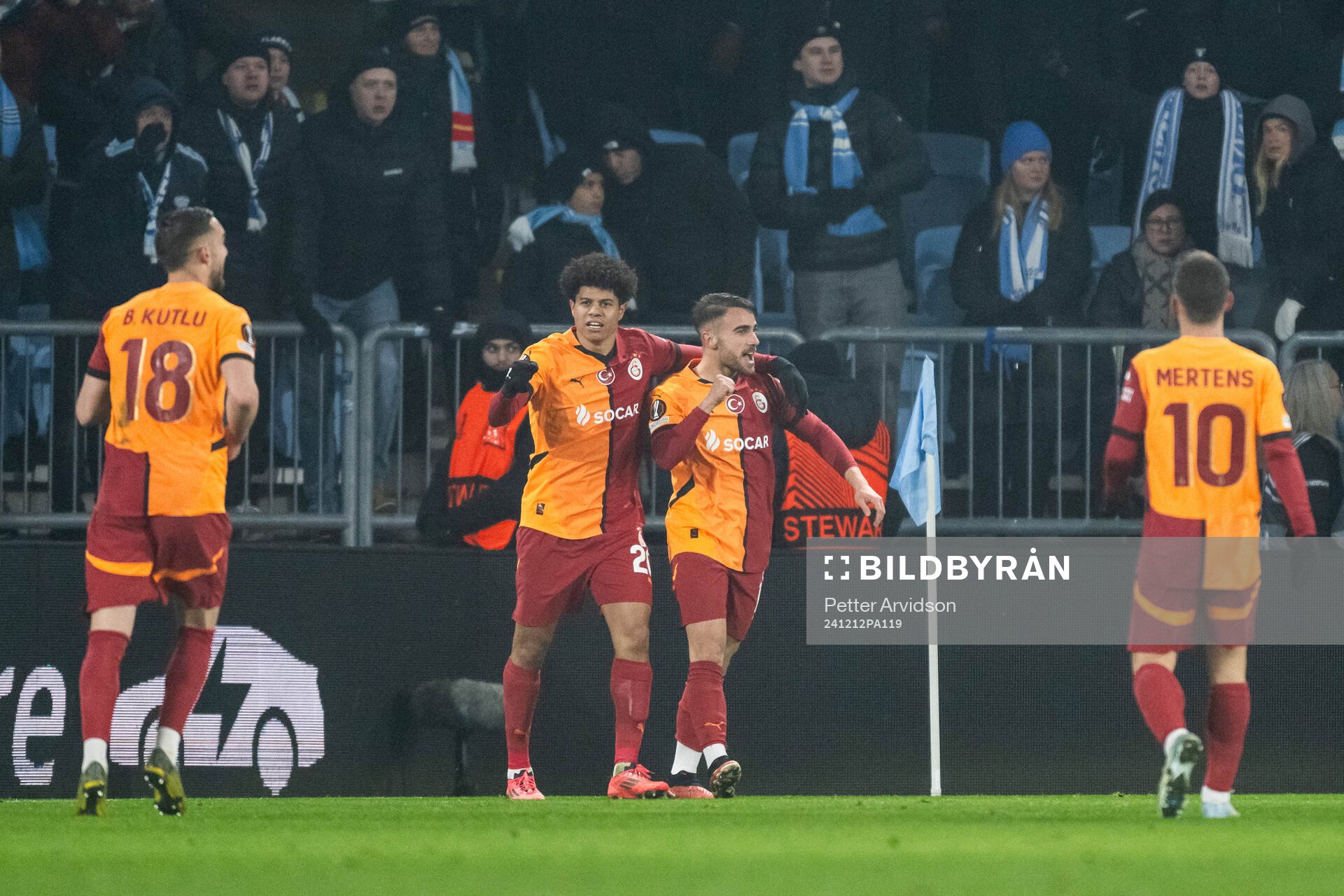 Yunus Akgun of Galatasaray celebrates with team mates