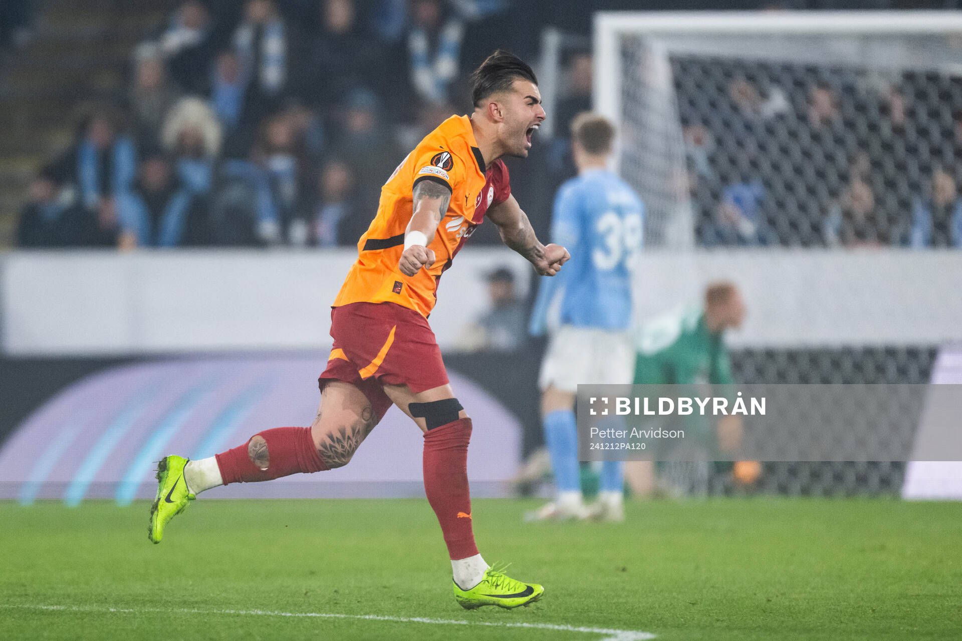 Abdulkerim Bardakci of Galatasaray celebrates