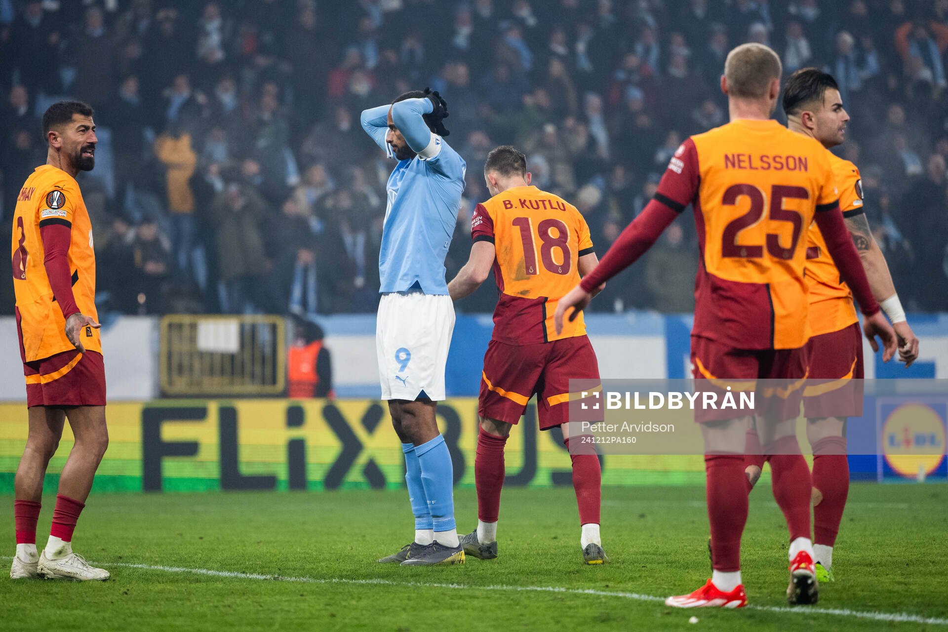 Isaac Kiese Thelin of Malmö FF look dejected