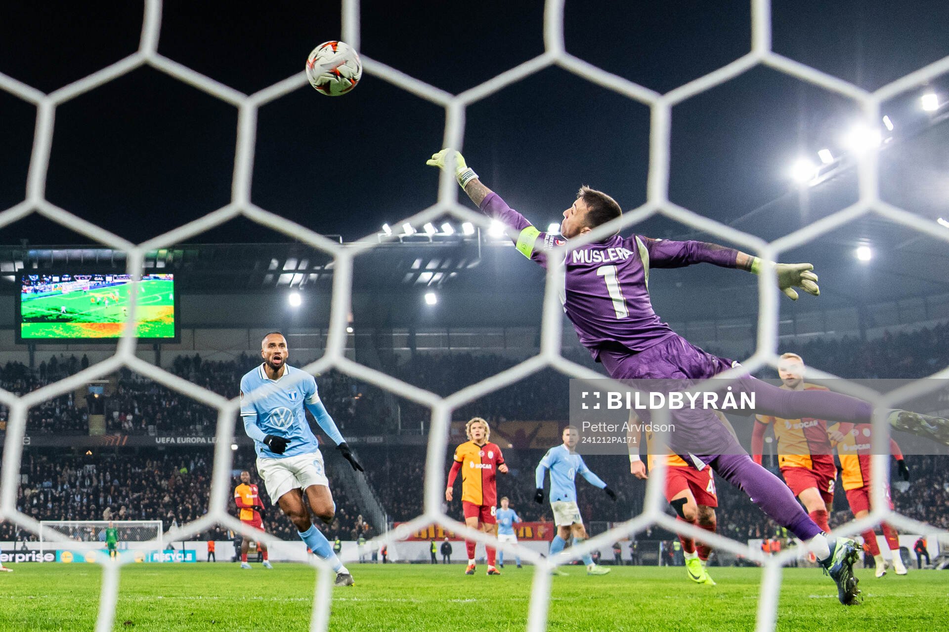 Isaac Kiese Thelin of Malmö FF looks on as goalkeeper Fernando Muslera of Galatasaray let in the 2-2 goal by Sergio Pena of Malmö FF (not pictured) during the UEFA Europa League football match between Malmö FF and Galatasaray on December 12, 2024 in Malmö.