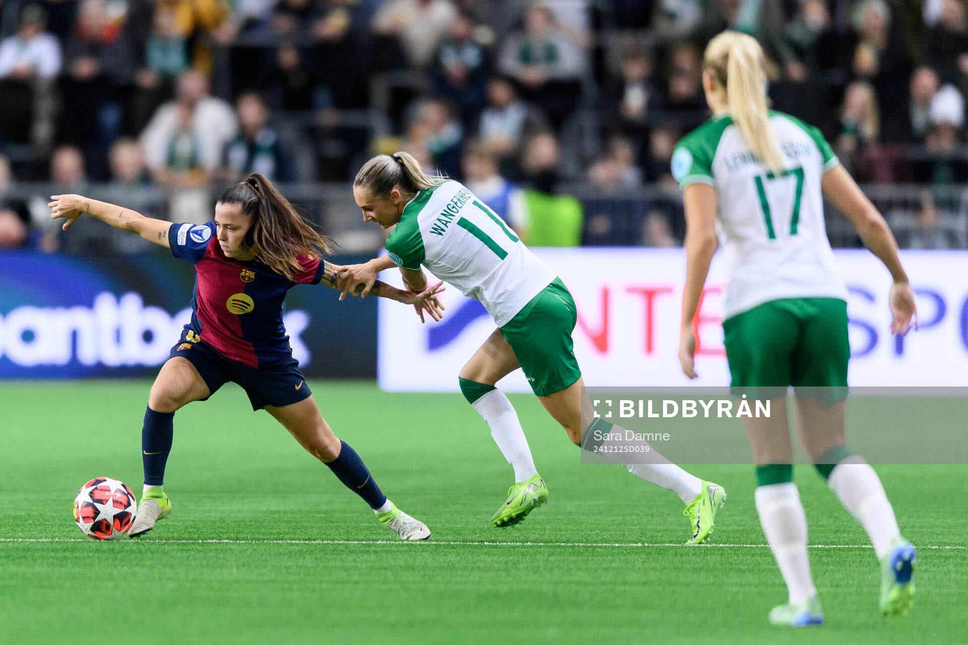 Claudia Pina of Barcelona and Ellen Wangerheim of Hammarby