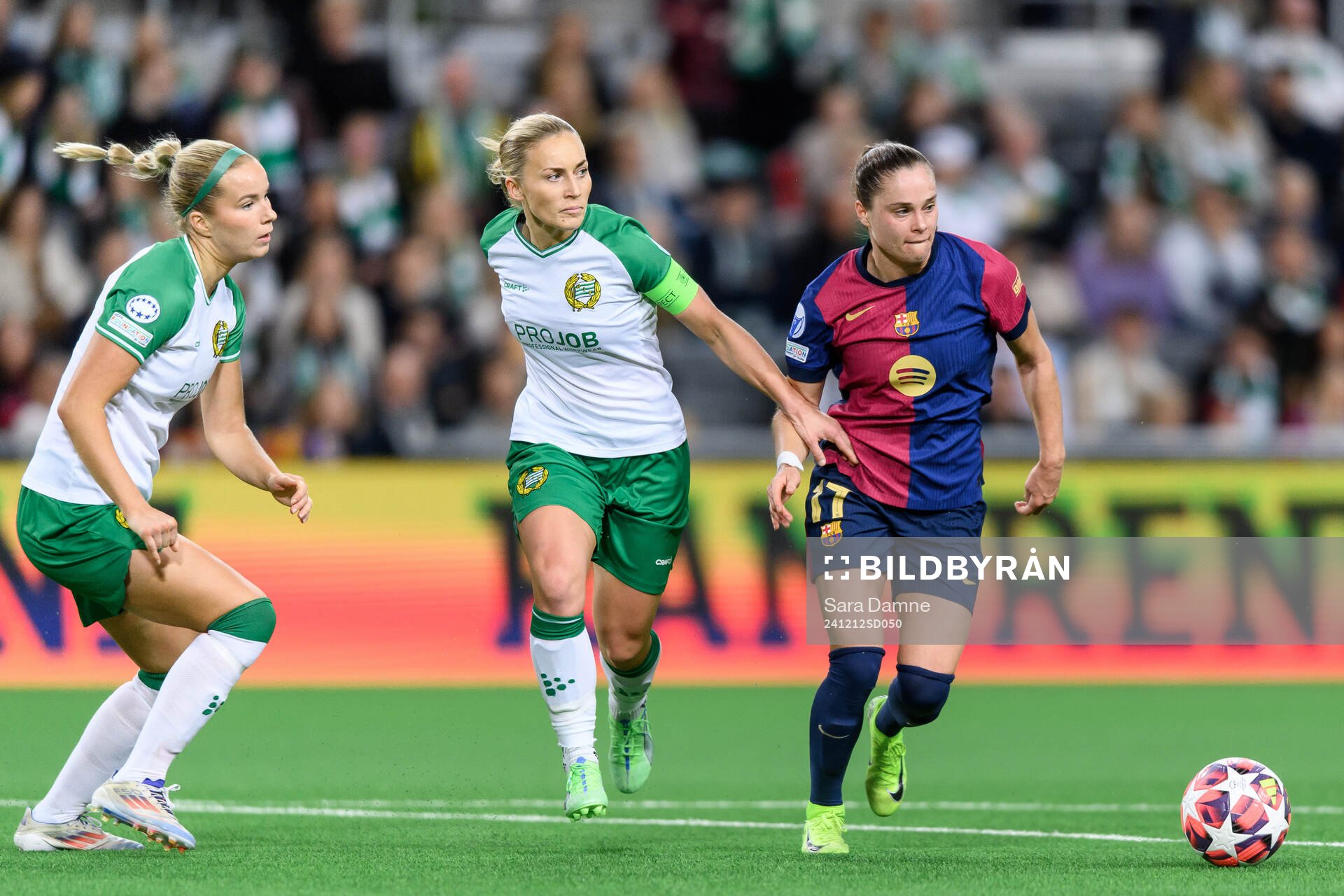 Ellen Gibson of Hammarby and Ewa Pajor of Barcelona
