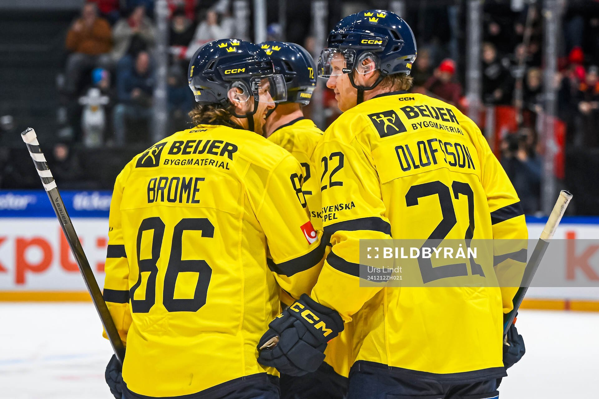 Mathias Brome of Sweden celebrates with Tim Heed and