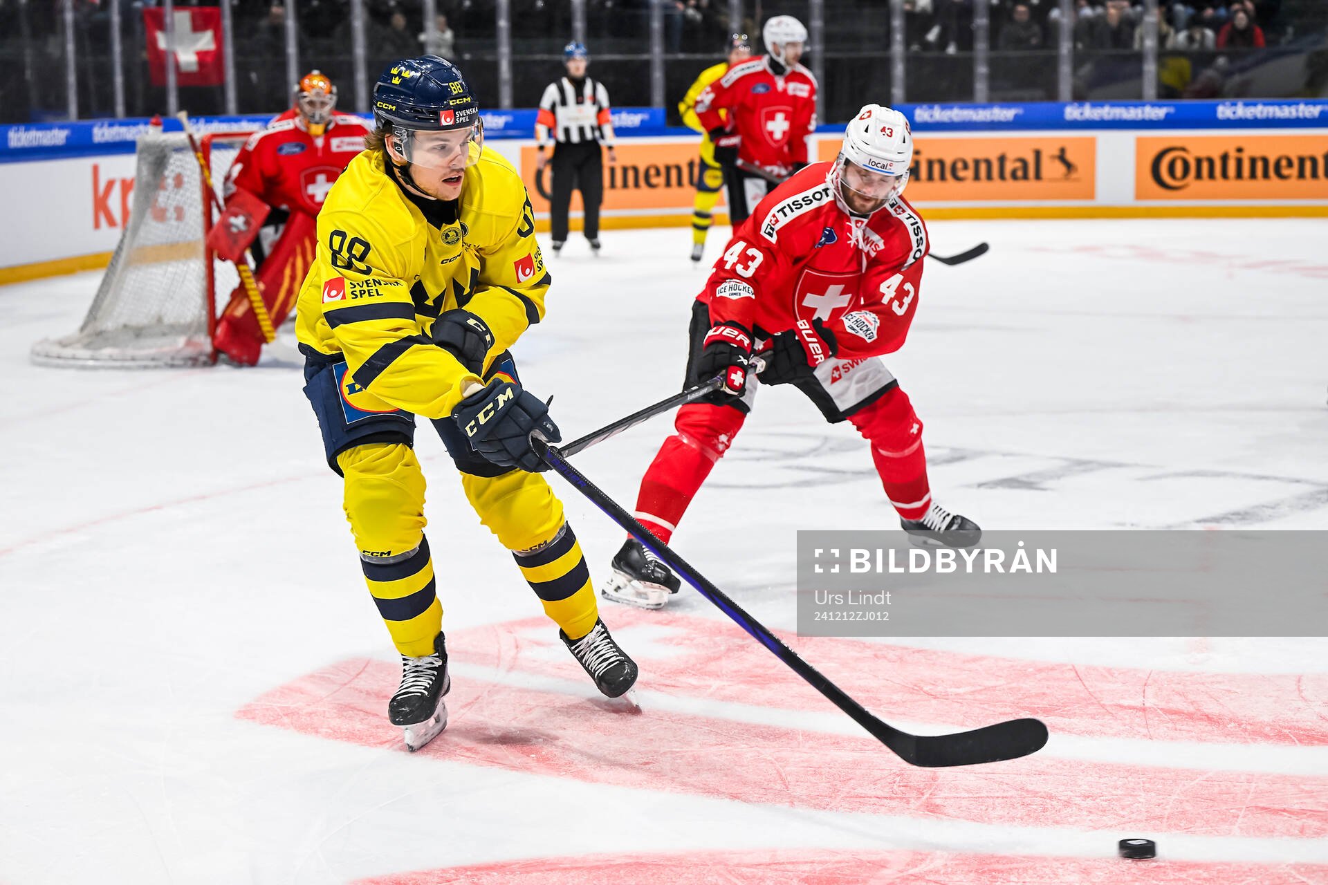 Linus Sandin of Sweden and Andrea Glauser of Switzerland in