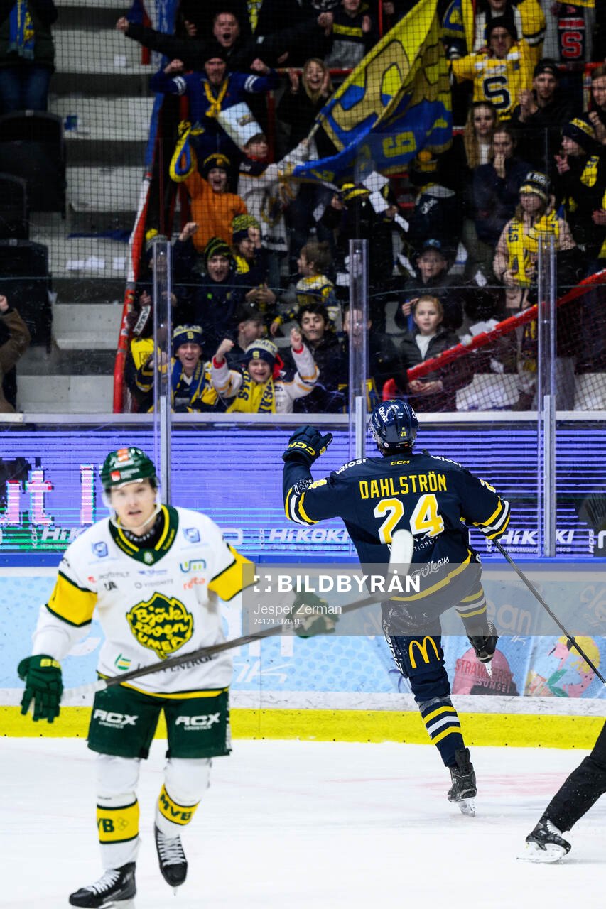 Södertäljes Jacob Dahlström jublar