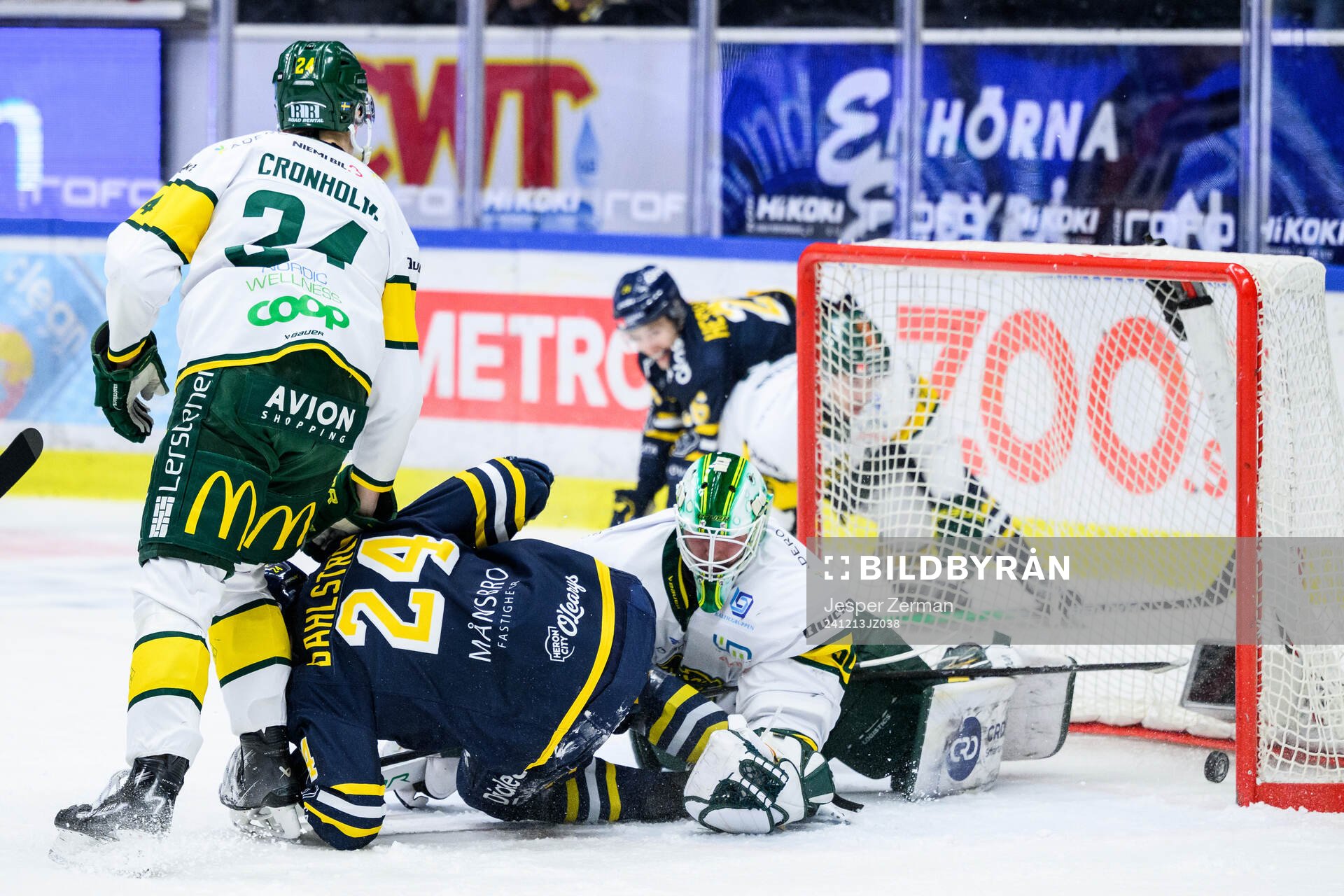Södertäljes Jacob Dahlström gör 2-0 bakom Björklövens