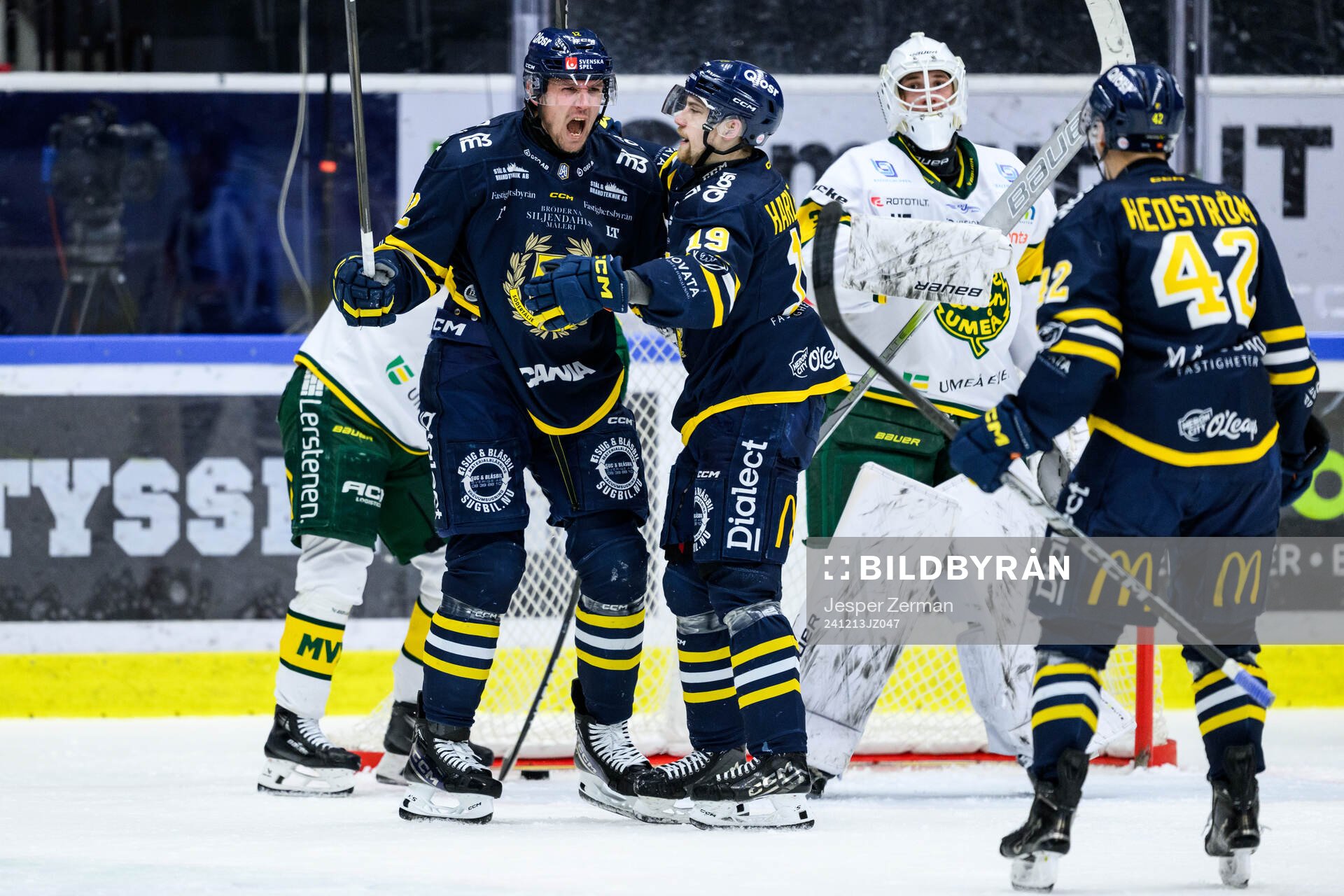 Södertäljes Viktor Liljegren jublar med Hampus Harlestam