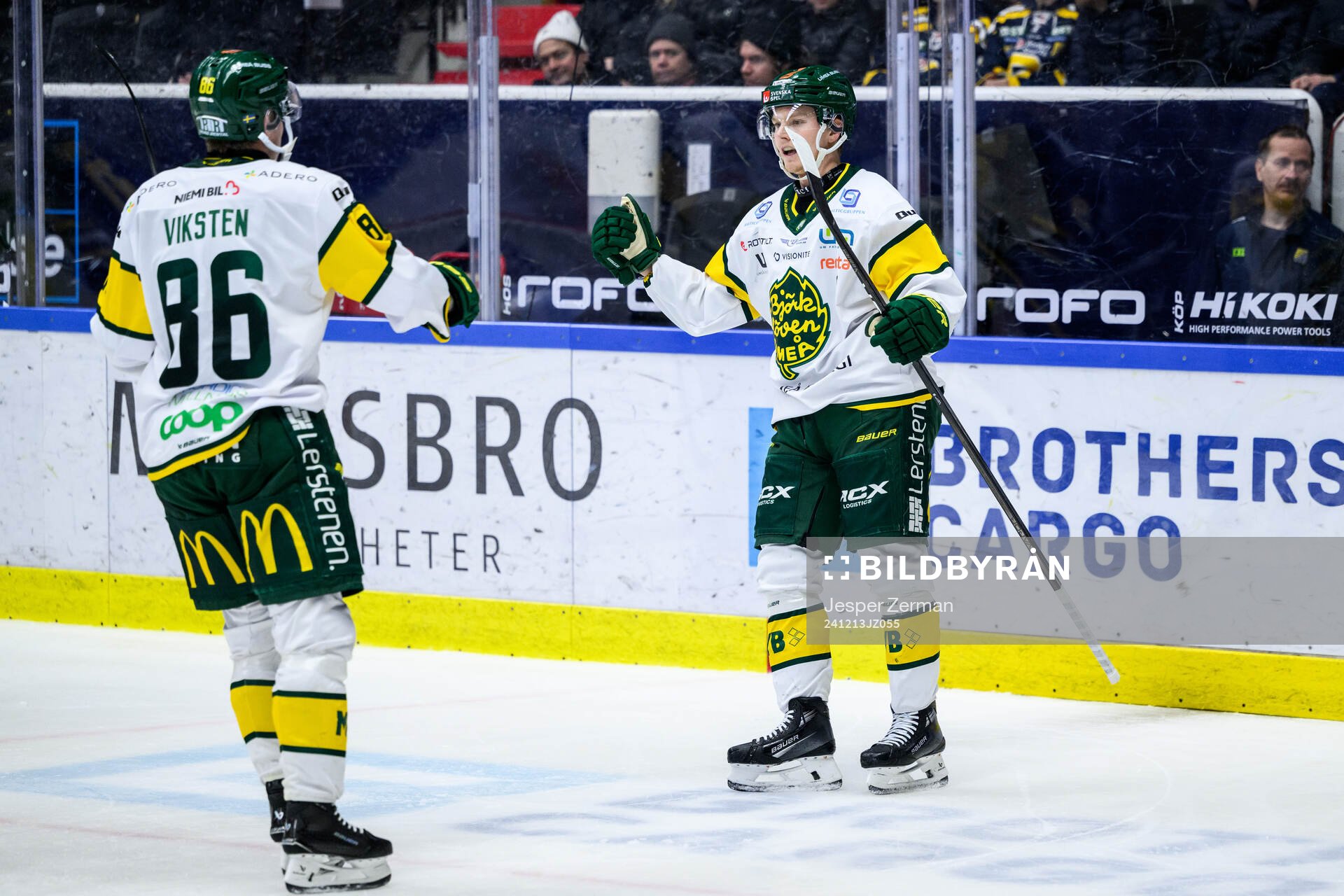Björklövens Axel Ottosson jublar