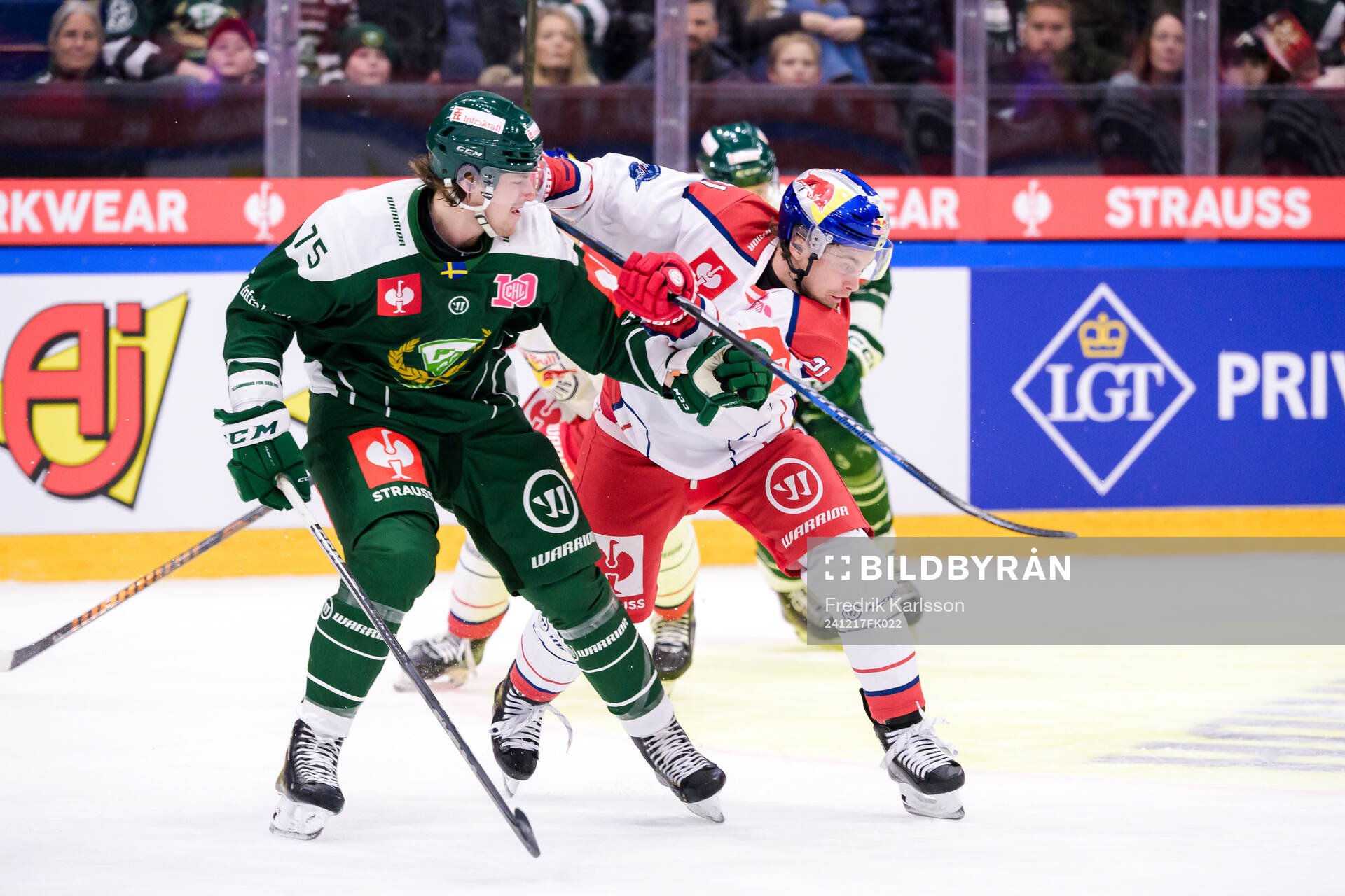 Jeremy Groleau of Färjestad  and Troy Bourke of EC Red