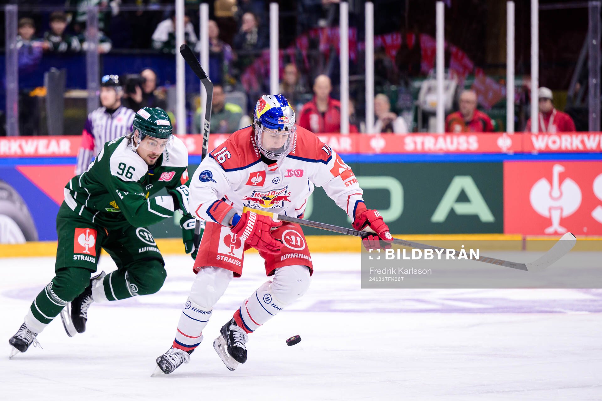 David Tomasek of Färjestad  and Luca Auer of EC Red Bull