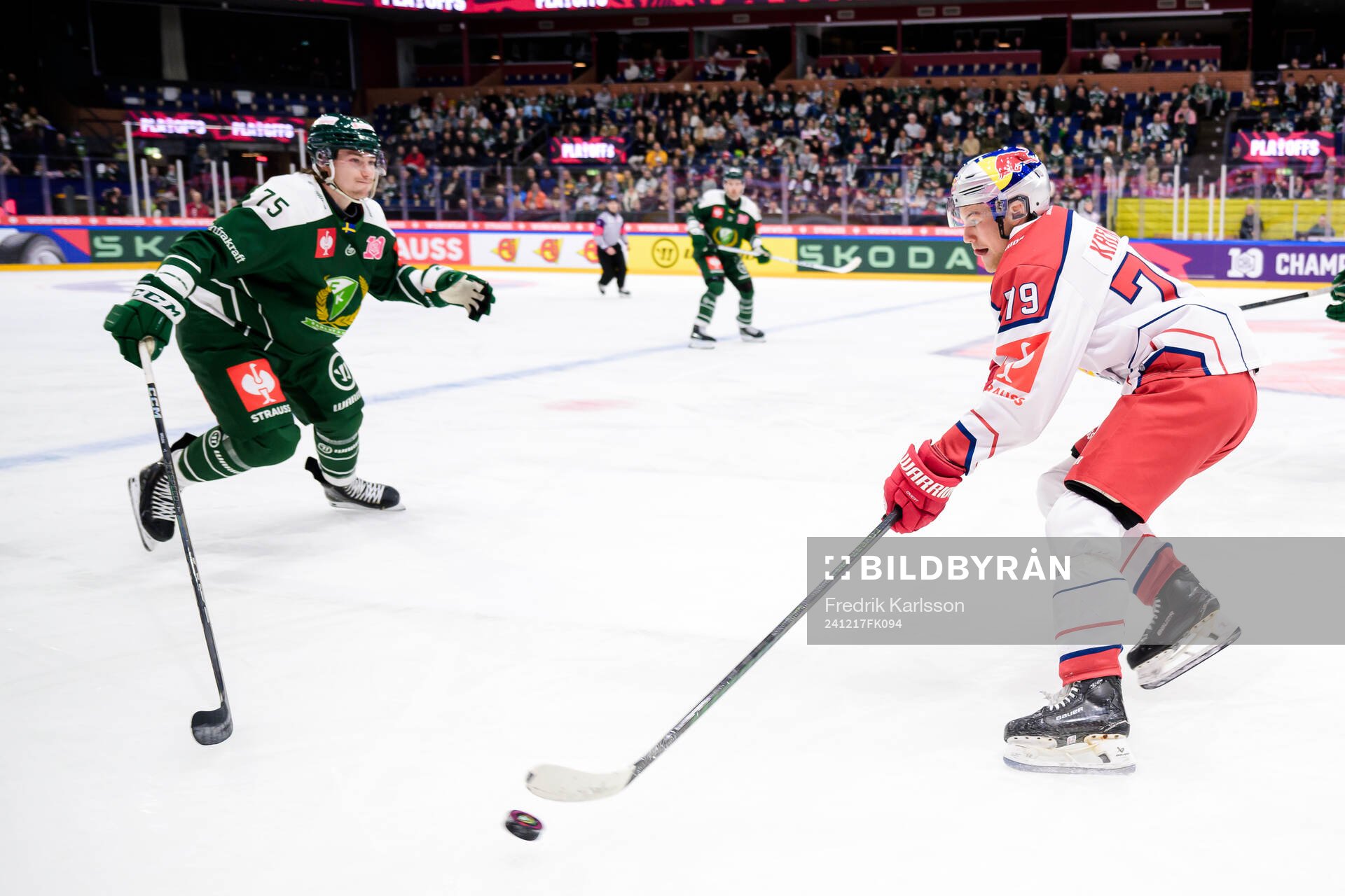 Jeremy Groleau of Färjestad  and Philipp Krening of EC Red
