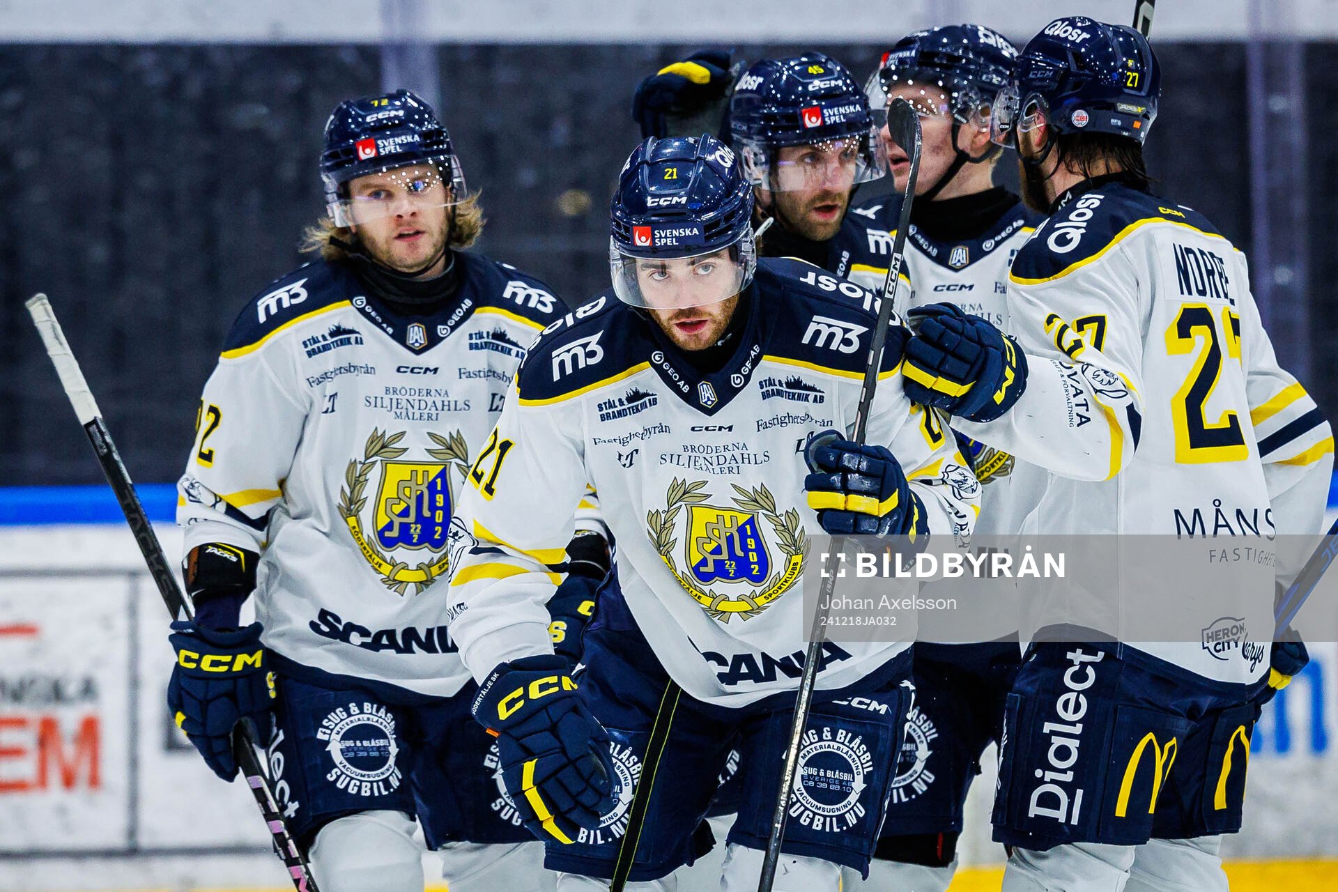 Södertäljes Nolan Stevens jublar